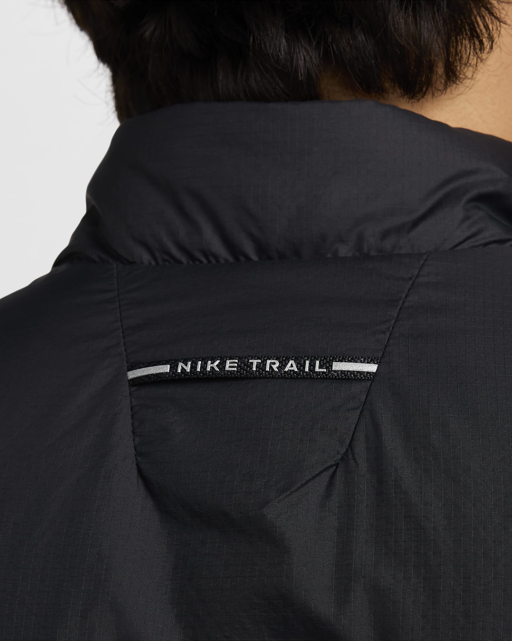 ナイキ トレイル PrimaLoft® メンズ Therma-FIT ランニングベスト - ブラック/サミットホワイト