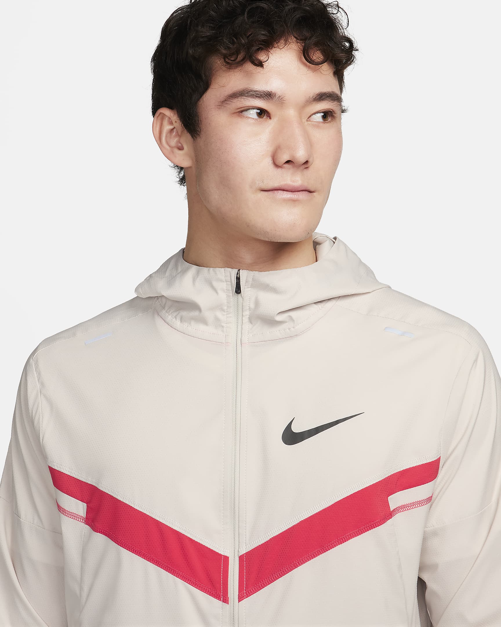Nike Repel Windrunner Men's UV Running Jacket. Nike SG