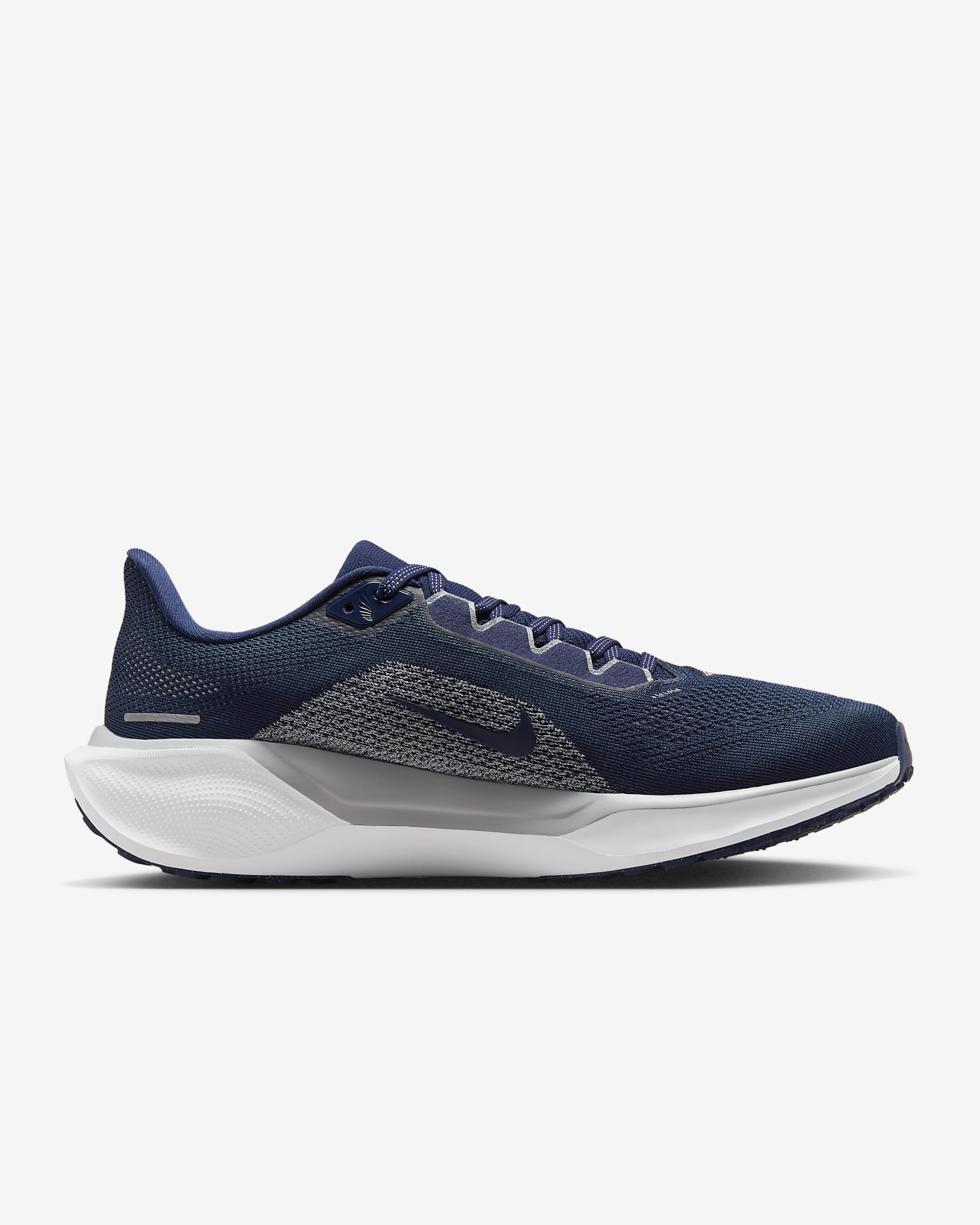 Tenis de correr en pavimento para hombre Nike Pegasus 41 NFL New England Patriots - Azul marino universitario/Blanco/Gris lobo/Blanco