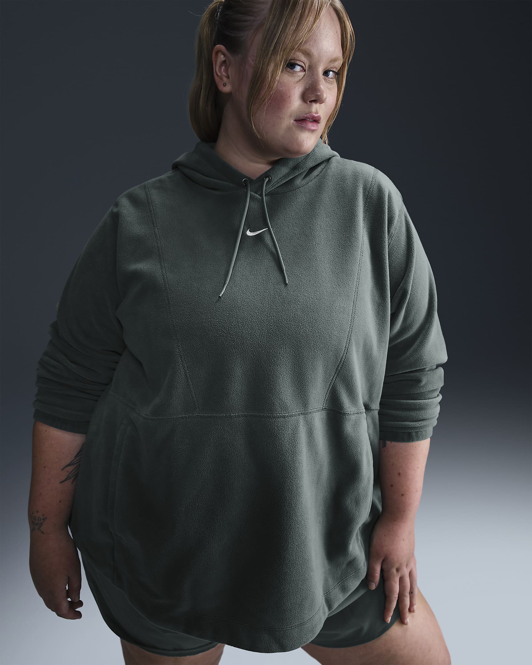 Felpa pullover oversize in fleece con cappuccio Therma-FIT Nike One (Plus size) – Donna - Vintage Green/Bianco