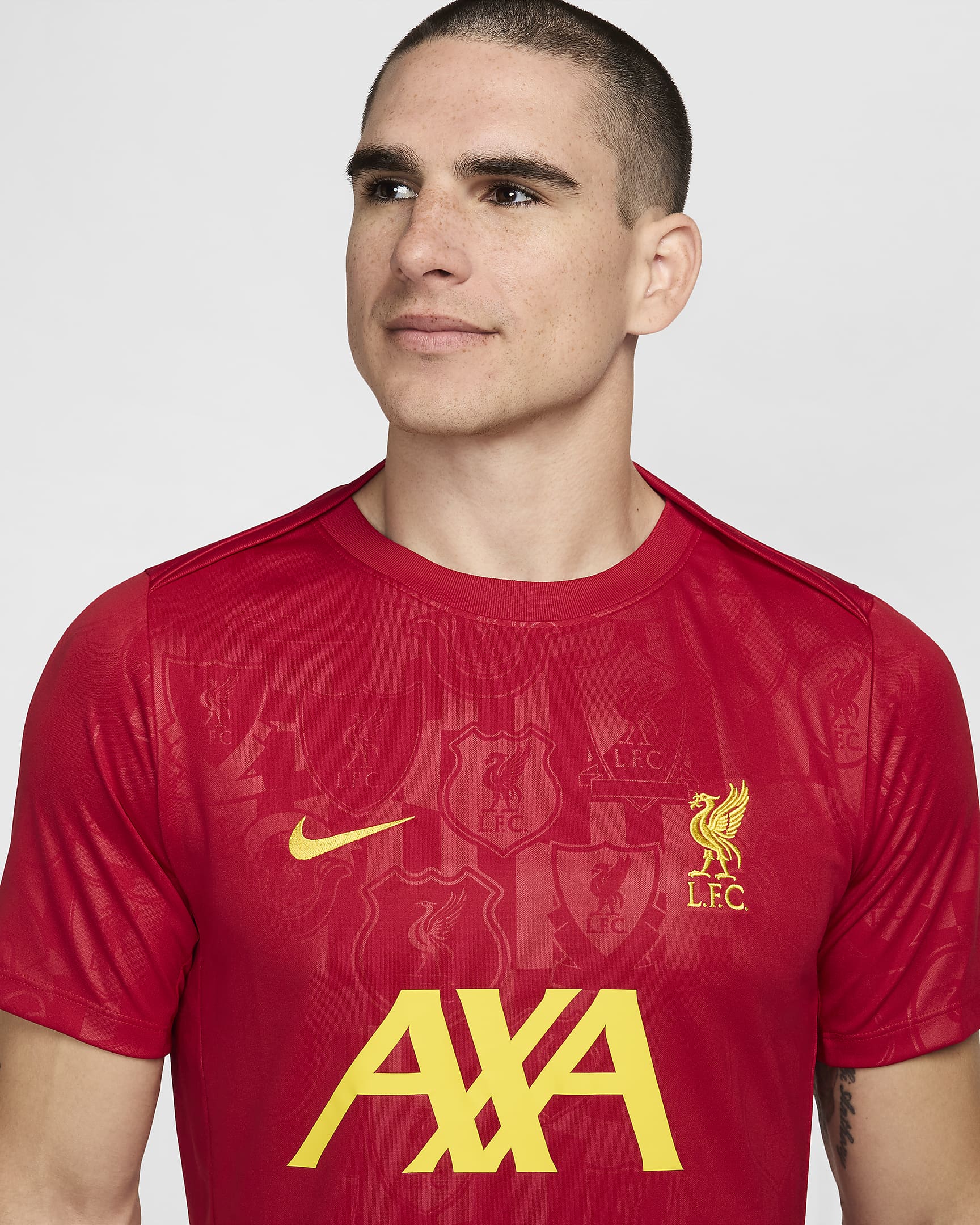 Liverpool FC Academy Pro Nike Dri-FIT Maç Öncesi Kısa Kollu Erkek Futbol Üstü - Gym Red/Chrome Yellow/Chrome Yellow