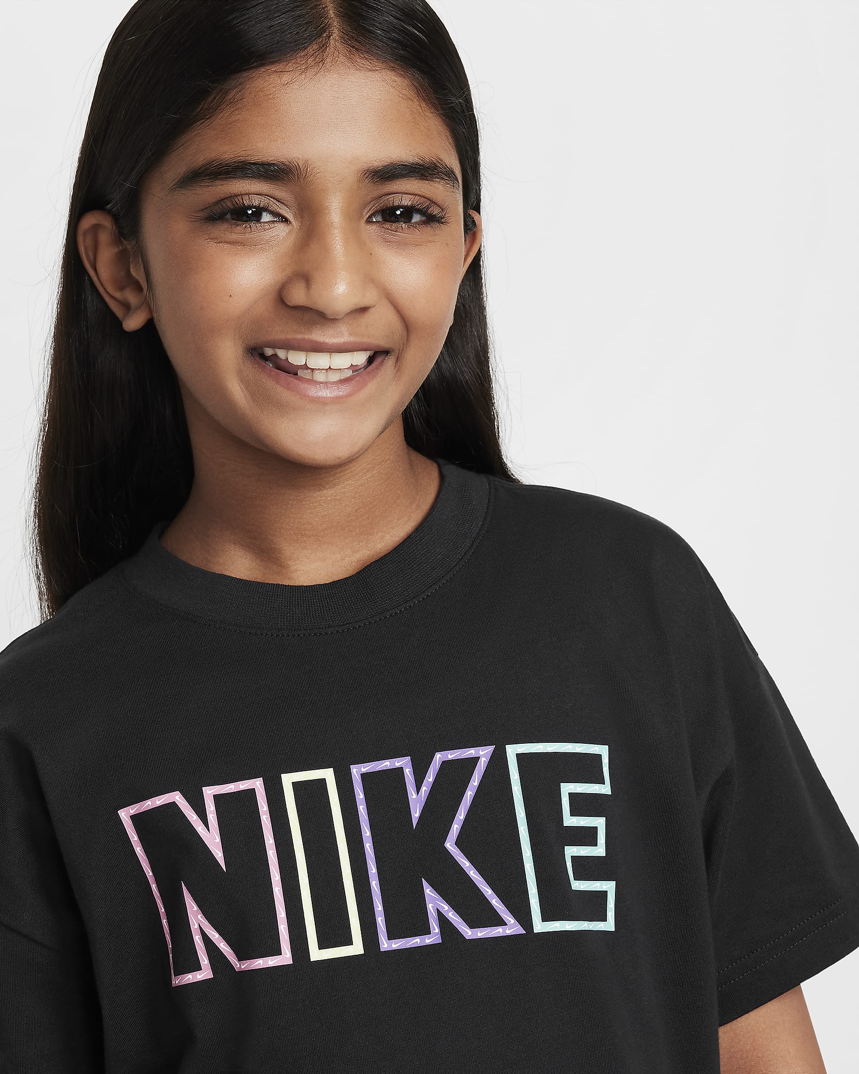 Nike Sportswear Essential Big Kids' (Girls') T-Shirt - Black