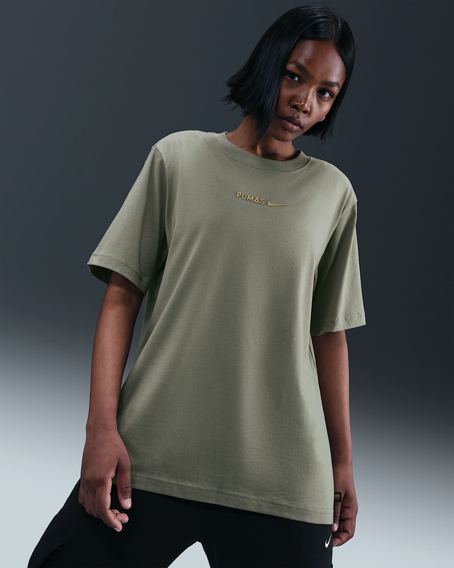 Playera de fútbol Nike para mujer Pumas - Estuco oscuro