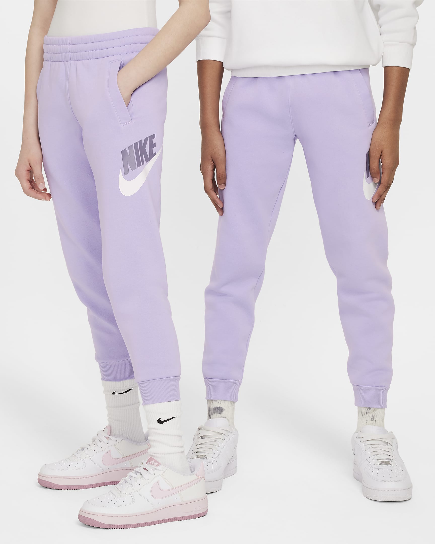 Joggers para niños talla grande Nike Club Fleece - Hortensias/Blanco/Alba