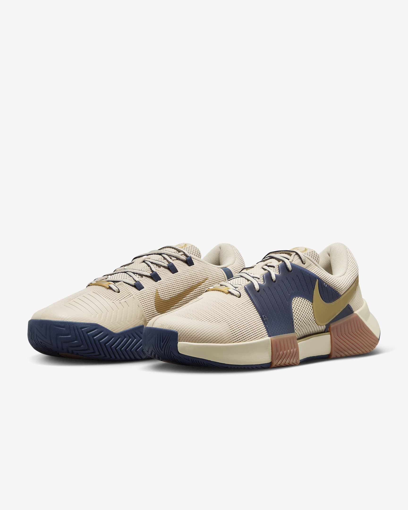 Sapatilhas de ténis para piso duro Nike GP Challenge 1 Premium para homem - Sanddrift/Azul Thunder/Castanho Gum médio/Dourado metalizado