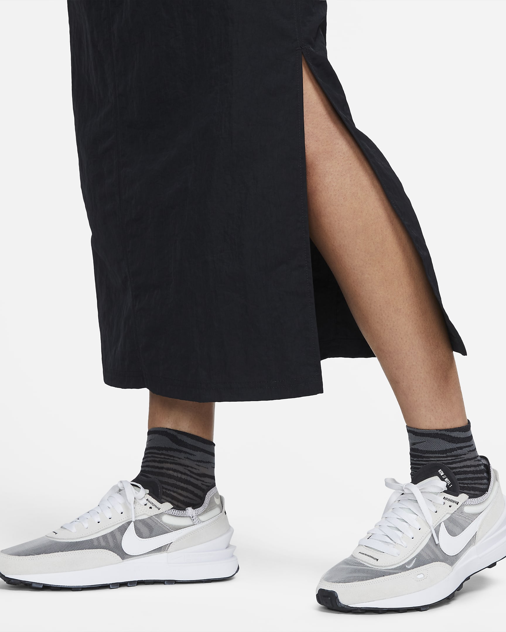 Saia entrançada de cintura subida Nike Sportswear Essential para mulher - Preto/Branco