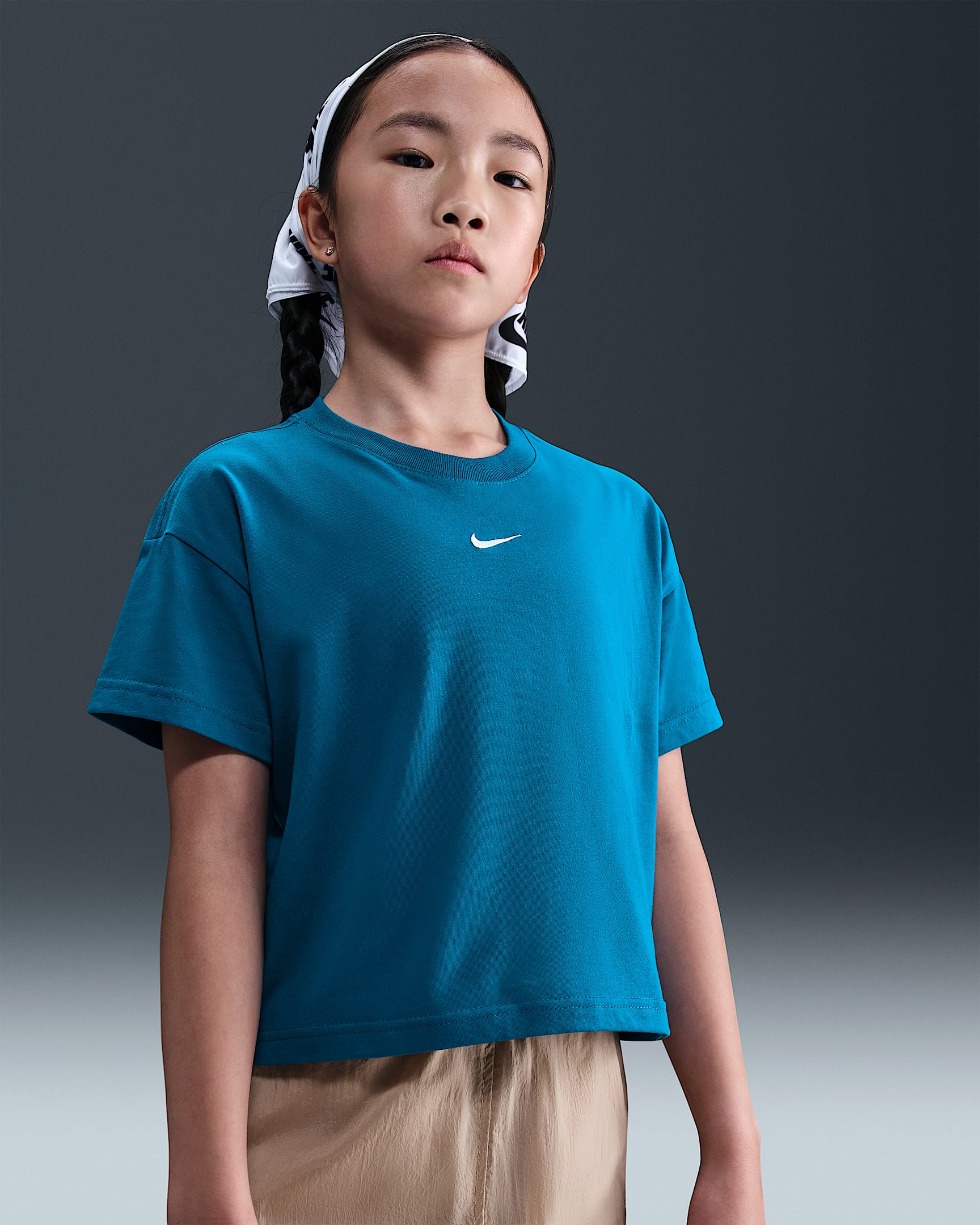 Nike Sportswear Essential Big Kids' (Girls') T-Shirt - Green Abyss