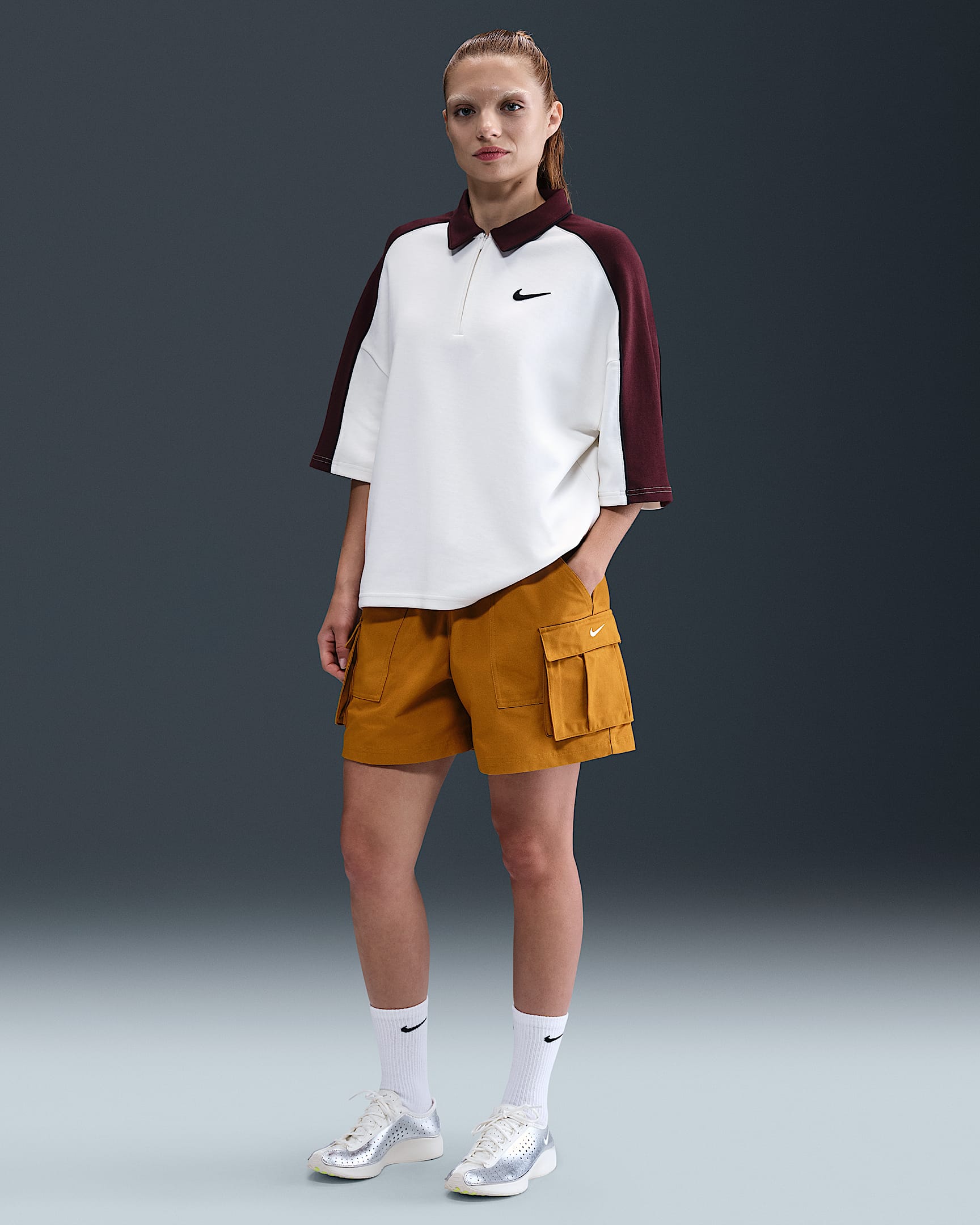 Shorts cargo de tiro medio holgados de 13 cm para mujer Nike Sportswear - Ocre desierto/Vela