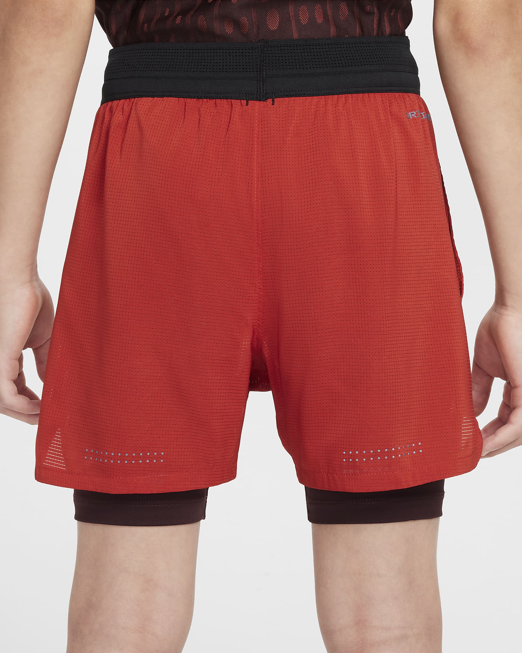 Nike Multi Tech Dri-FIT ADV Trainingsshorts für ältere Kinder (Jungen) - Dragon Red/Burgundy Crush/Schwarz