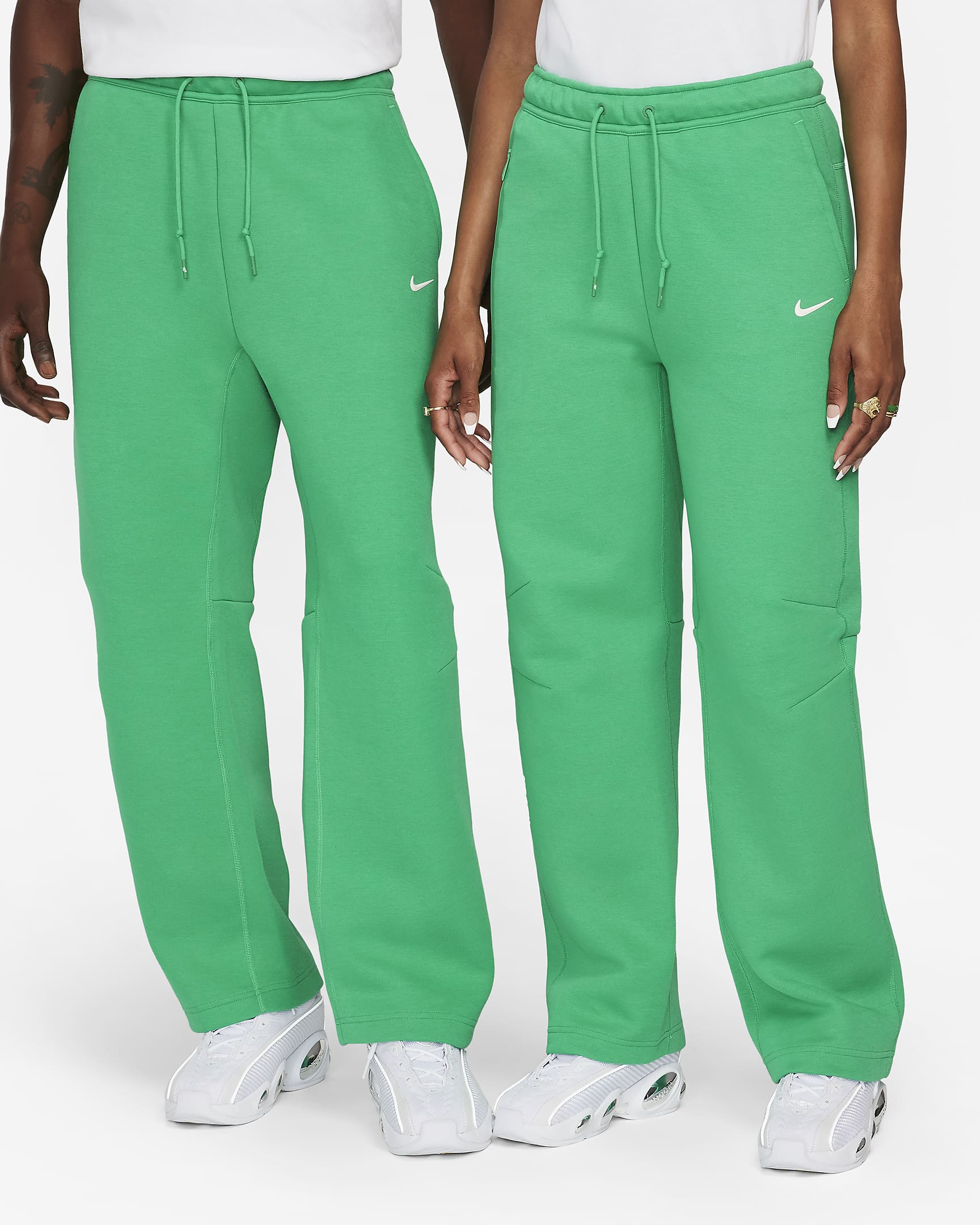 Pantaloni tuta con bordo aperto NOCTA Tech Fleece – Uomo - Stadium Green/Sail