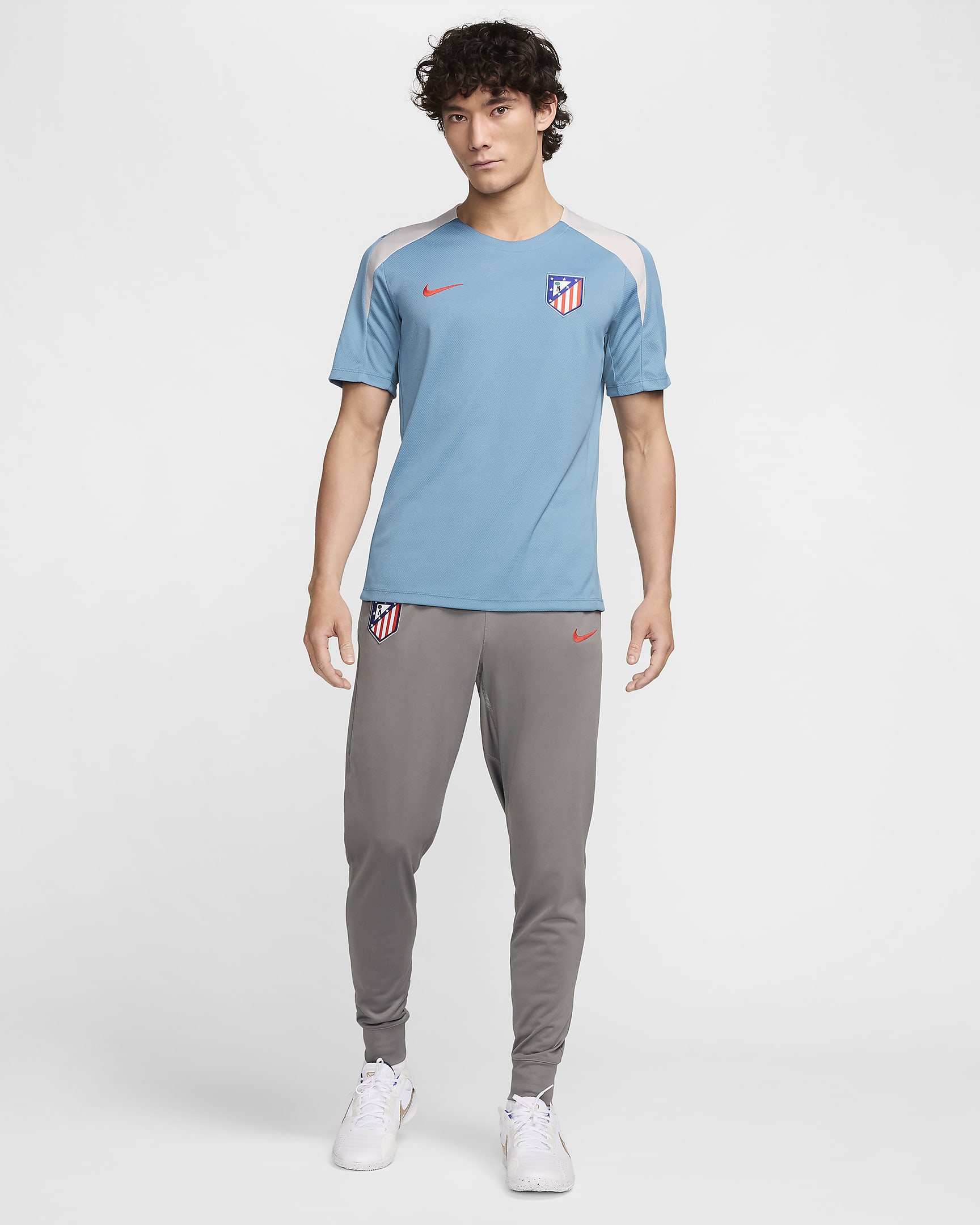 Club Atlético de Madrid Strike Nike Dri-FIT voetbaltop met korte mouwen voor heren - Noise Aqua/Light Iron Ore/Light Crimson