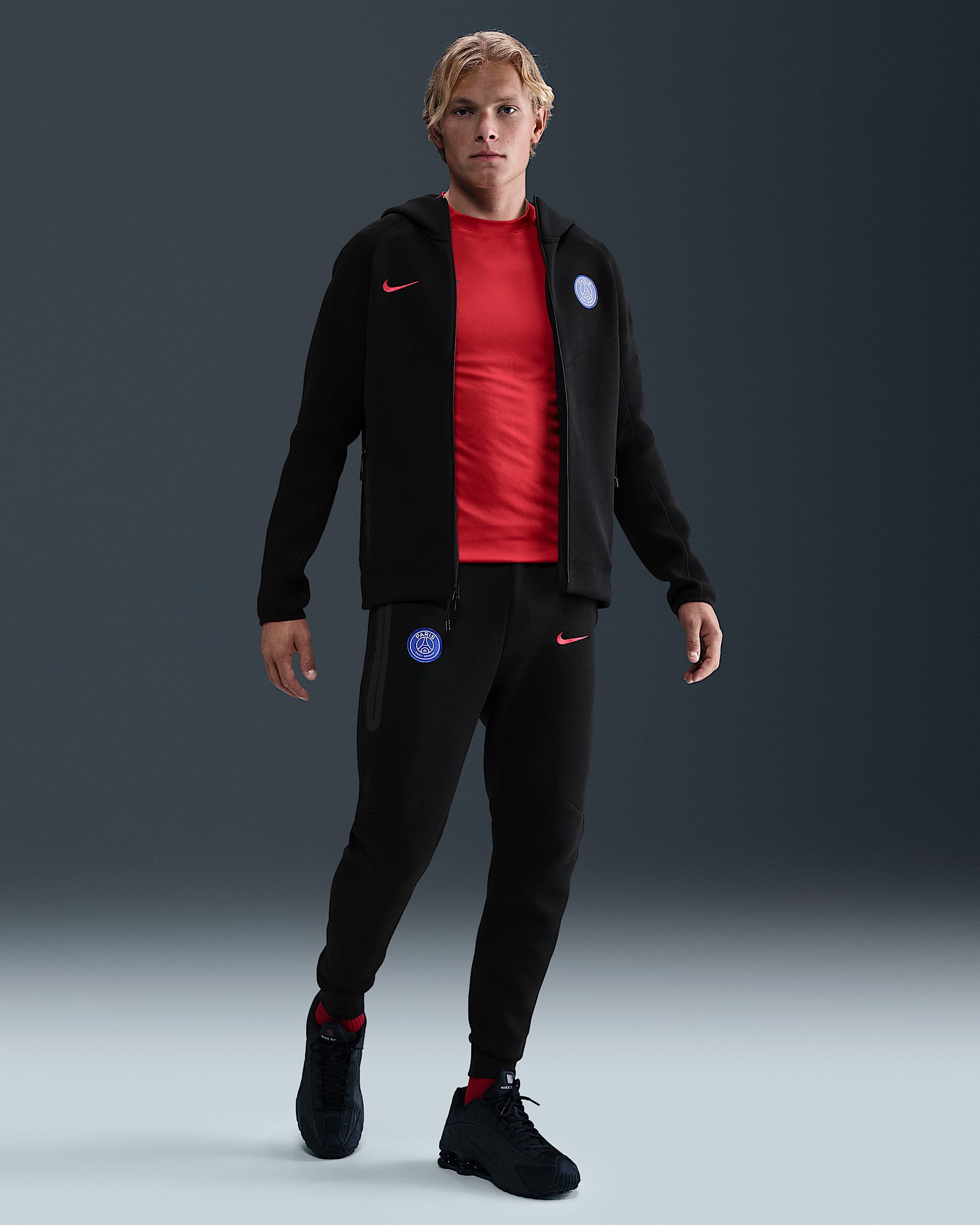Paris Saint-Germain Tech Men's Nike Total 90 Football Fleece Joggers - Black/Global Red