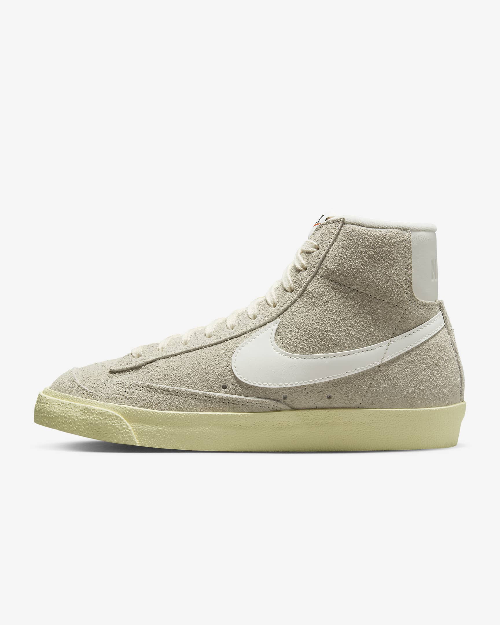 Nike Blazer Mid '77 Vintage Women's Shoe - Light Bone/Alabaster/Black/Sail