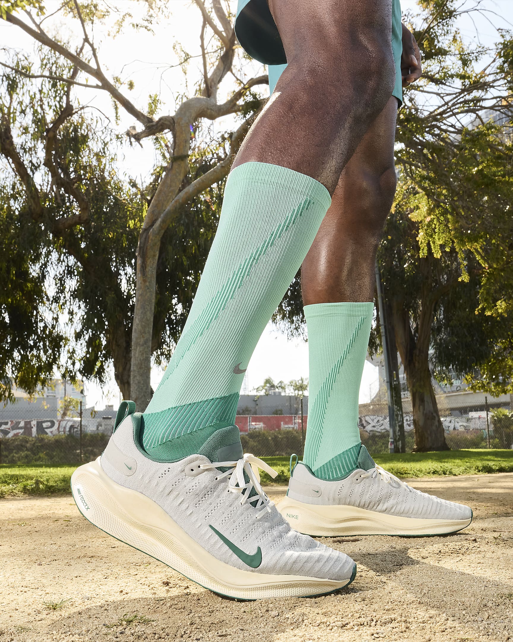 Tenis de correr en carretera para hombre Nike InfinityRN 4 Premium - Hueso claro/Marfil pálido/Leche de coco/De costa a costa