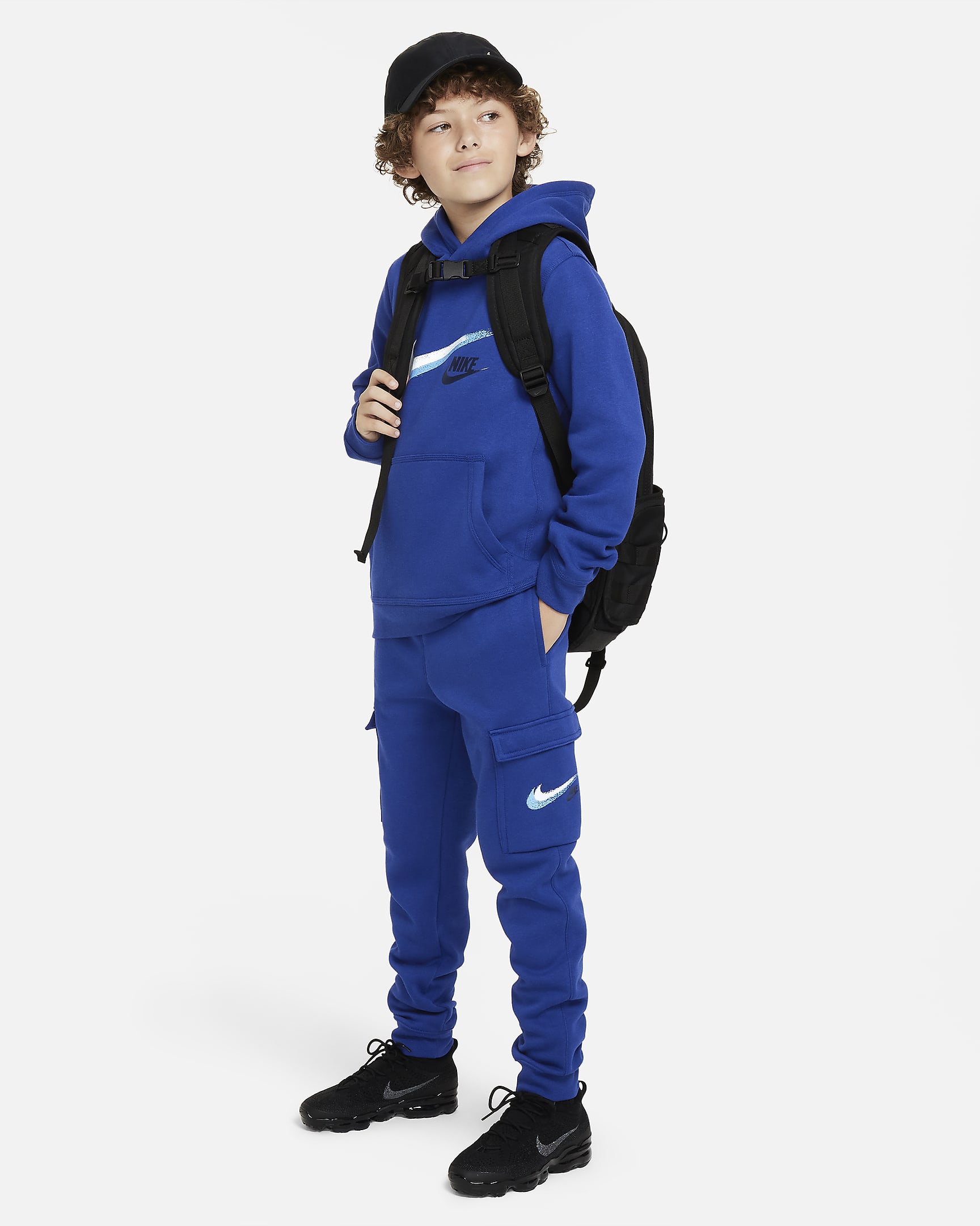 Pantaloni cargo in fleece con grafica Nike Sportswear – Ragazzo - Deep Royal Blue