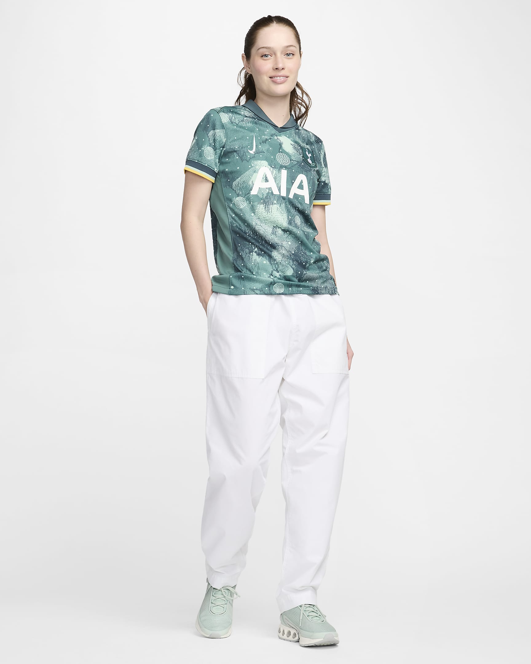 Tottenham Hotspur 2024/25 Stadyum Üçüncü Nike Dri-FIT Kadın Futbol Taraftar Forması - Enamel Green/Bicoastal/Beyaz