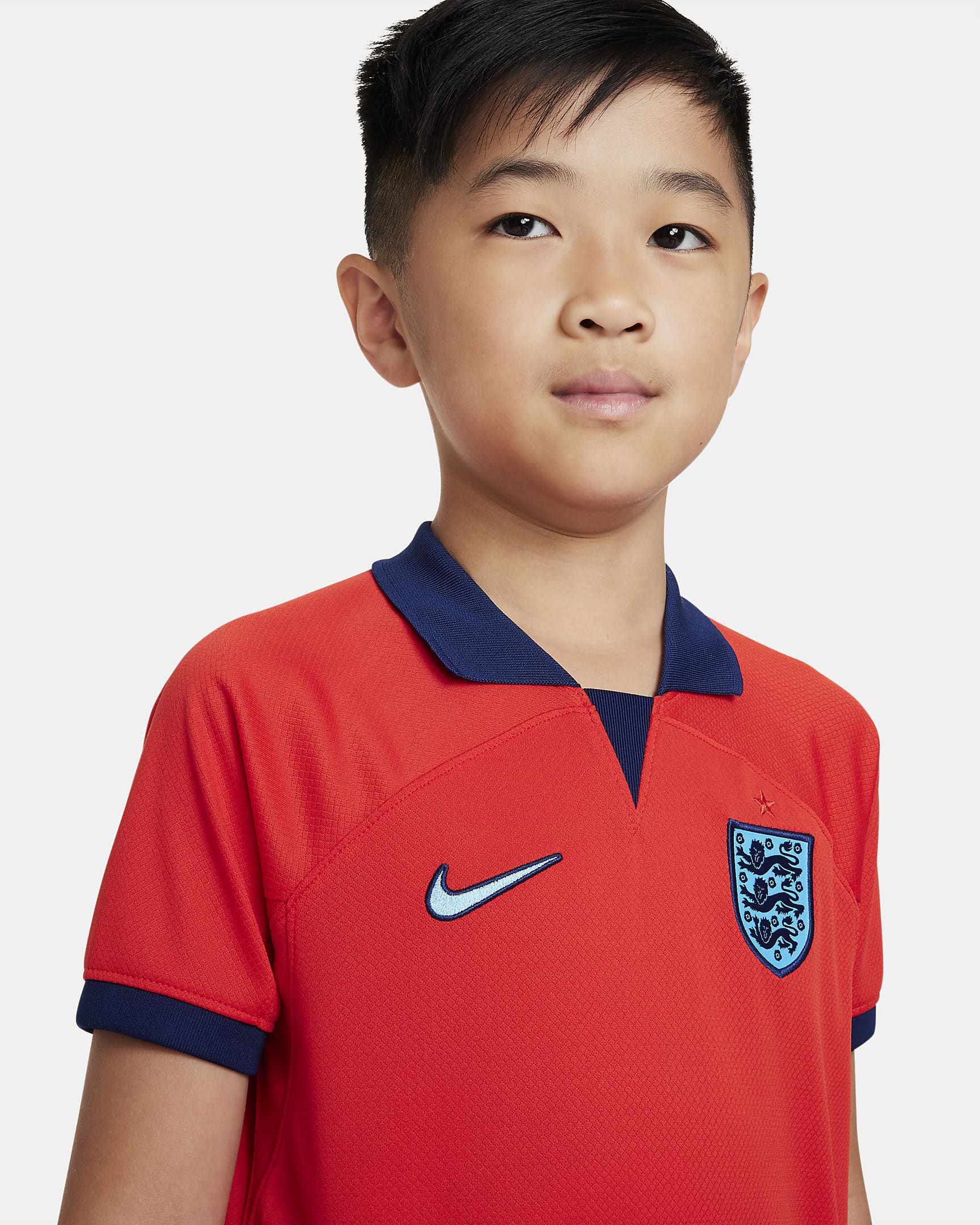 England 2022/23 Away Younger Kids' Football Kit. Nike CA