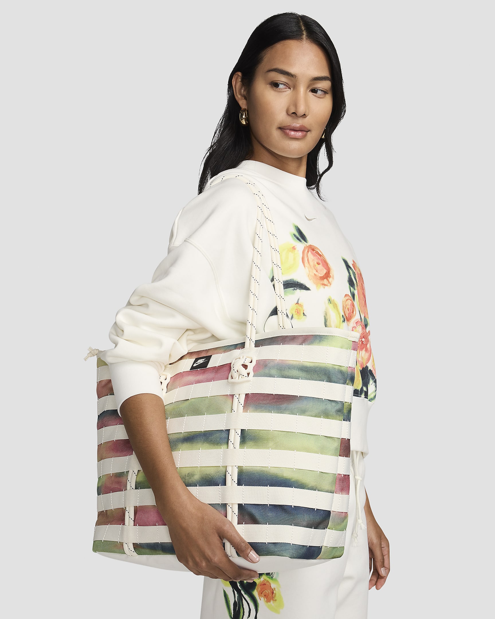 กระเป๋าสะพาย RPM Nike Sportswear Women's Artist Collection (26 ล.) - Sail/Sail/Sail