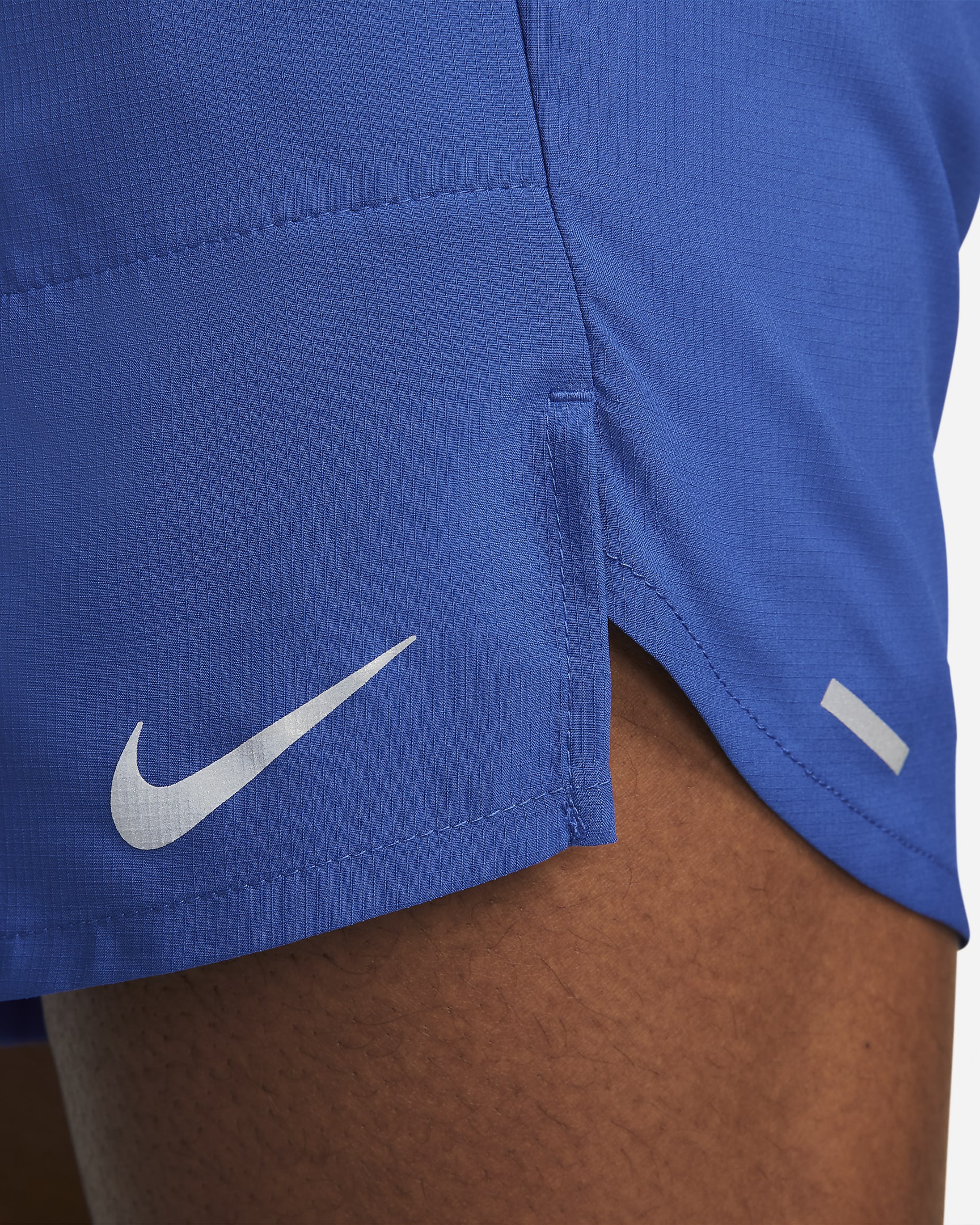 Shorts de running sin forro Dri-FIT de 18 cm para hombre Nike Stride - Royal juego/Negro