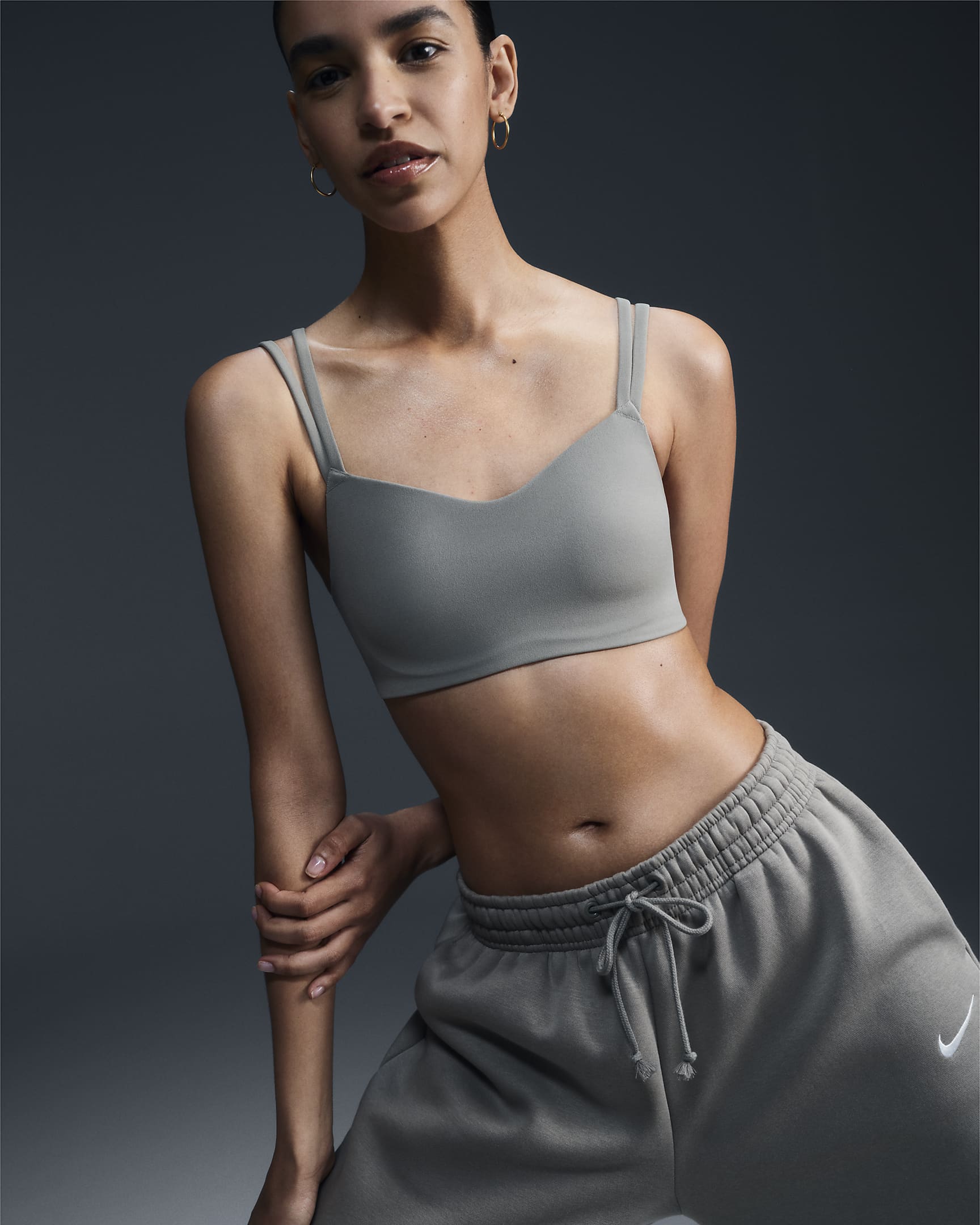 Brassière de sport rembourrée à maintien léger Nike Zenvy Strappy pour femme - Light Army/Blanc