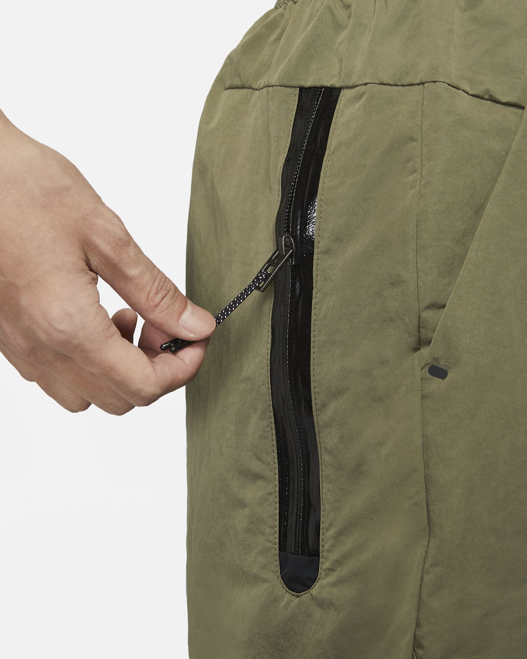 Nike Sportswear Tech Essentials Men's lined Commuter Pants.