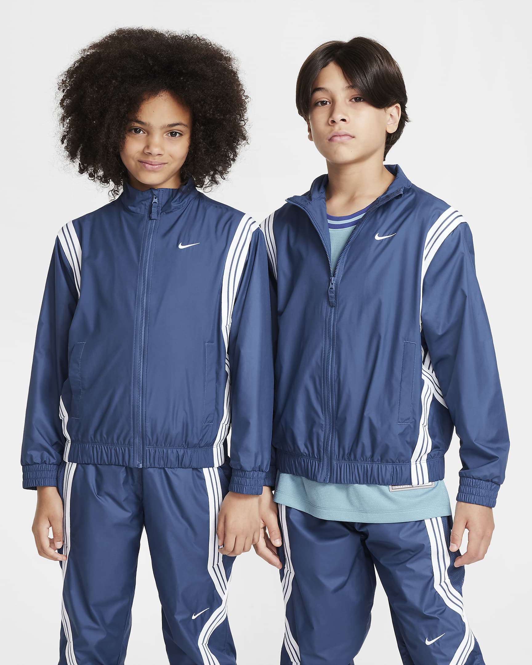 Nike Crossover Older Kids' Repel Basketball Jacket - Mystic Navy/White