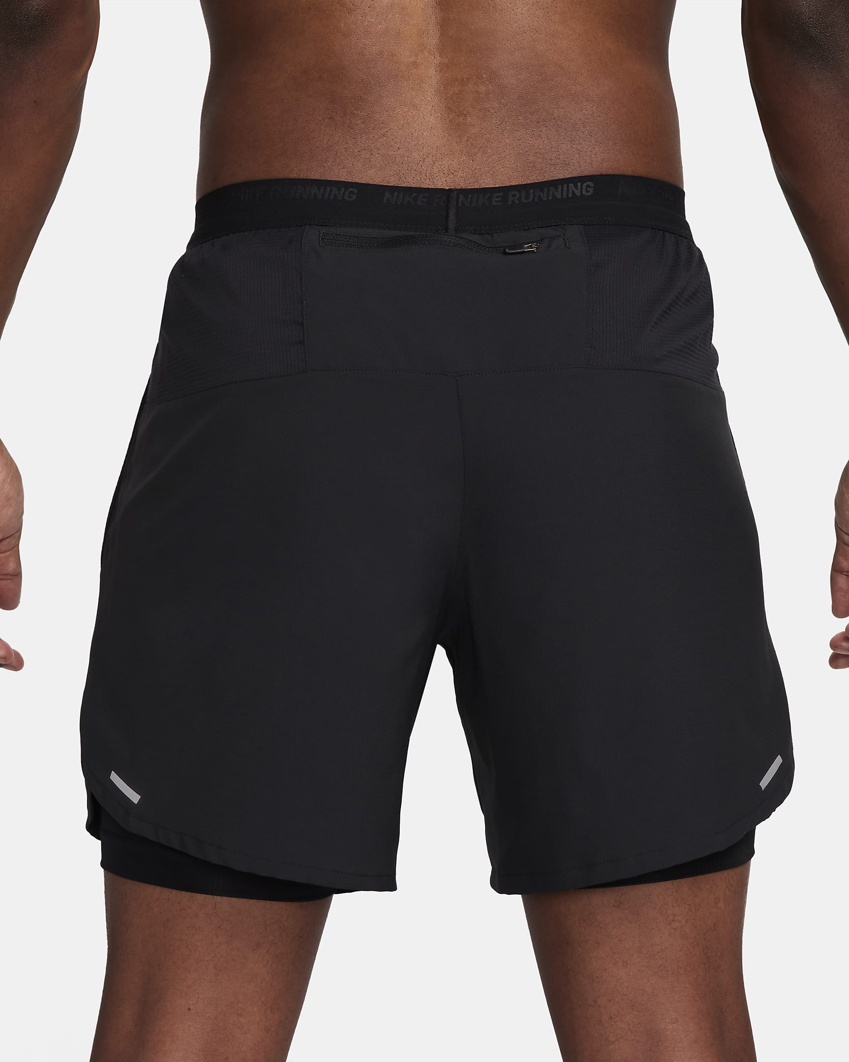 Nike Stride Dri-FIT-2-i-1-løbeshorts (18 cm) til mænd - sort/sort/sort