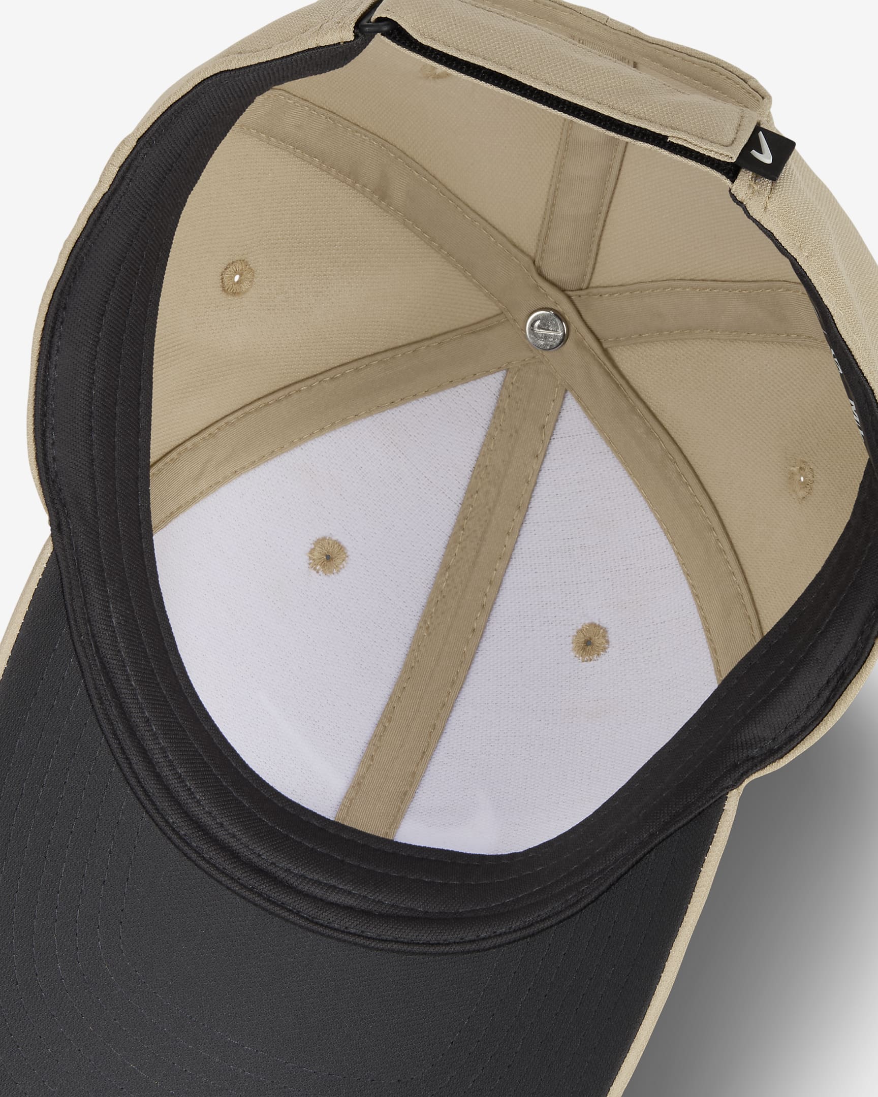 Casquette Swoosh avec structure Nike Dri-FIT Club - Khaki/Blanc