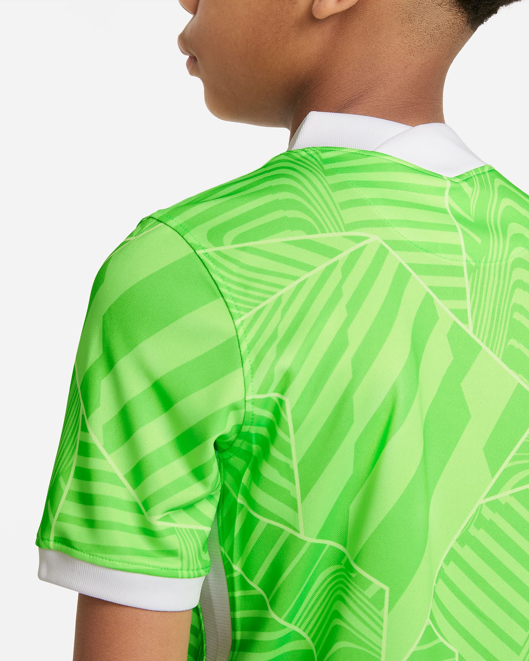 VfL Wolfsburg 2021/22 Stadium Home Older Kids' Football Shirt. Nike SI