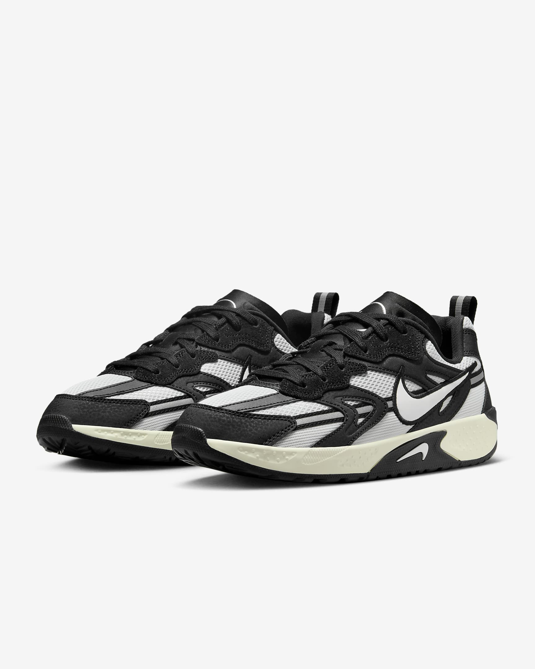 Sapatilhas Nike JAM para mulher - Preto/Photon Dust/Coconut Milk/Branco