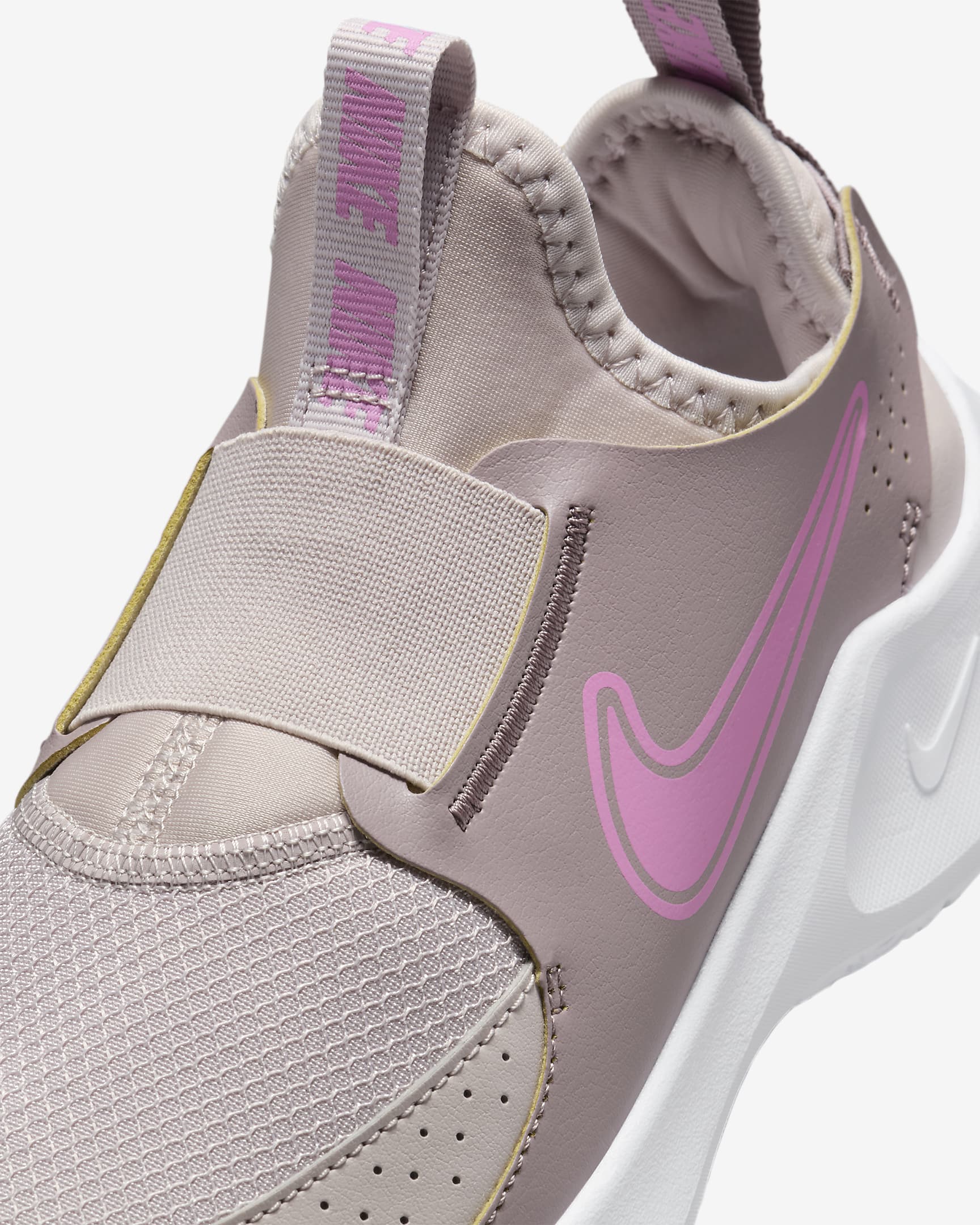 Běžecké silniční boty Nike Flex Runner 3 pro větší děti - Platinum Violet/Violet Ore/Bílá/Playful Pink