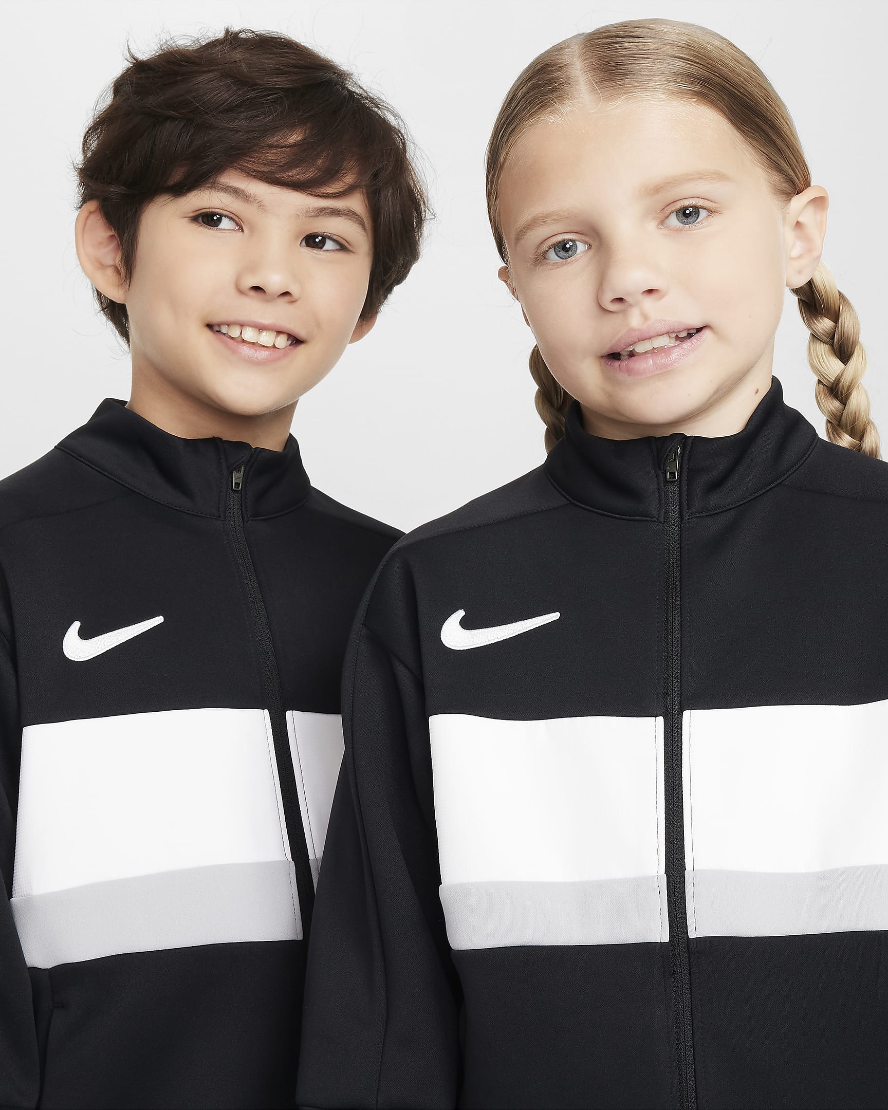 Fotbalová sportovní bunda Dri-FIT Nike Academy pro větší děti - Černá/Bílá/Light Smoke Grey/Bílá