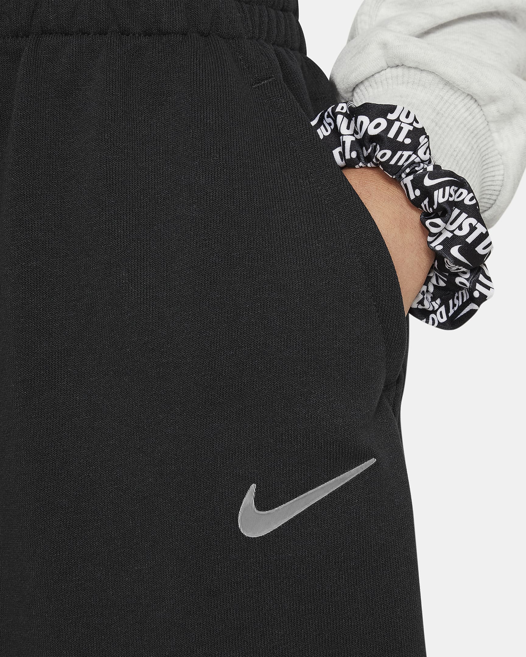 Nike Sportswear Older Kids' (Girls') Dri-FIT Loose Fleece Joggers - Black