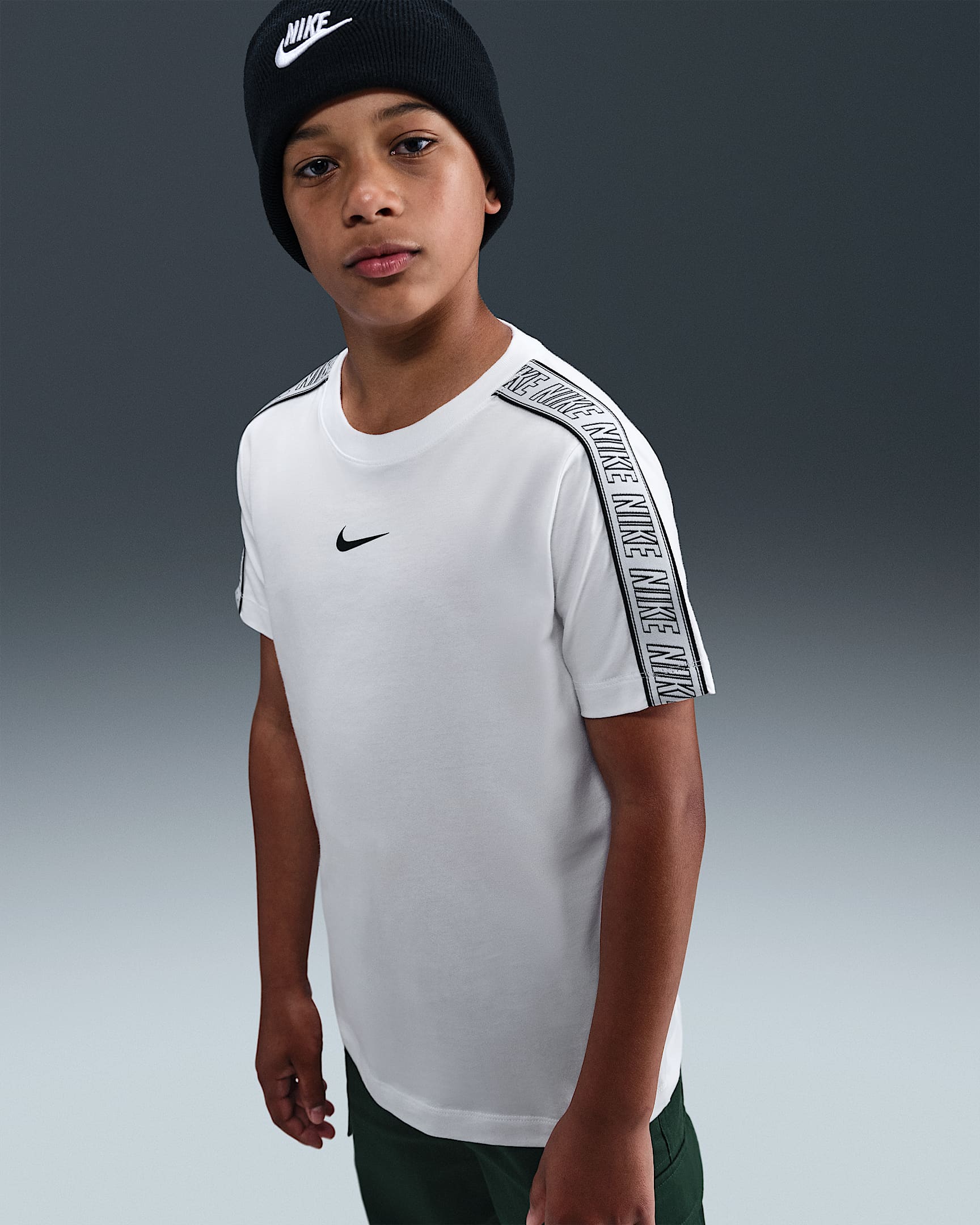 Nike Sportswear Older Kids' T-Shirt - White