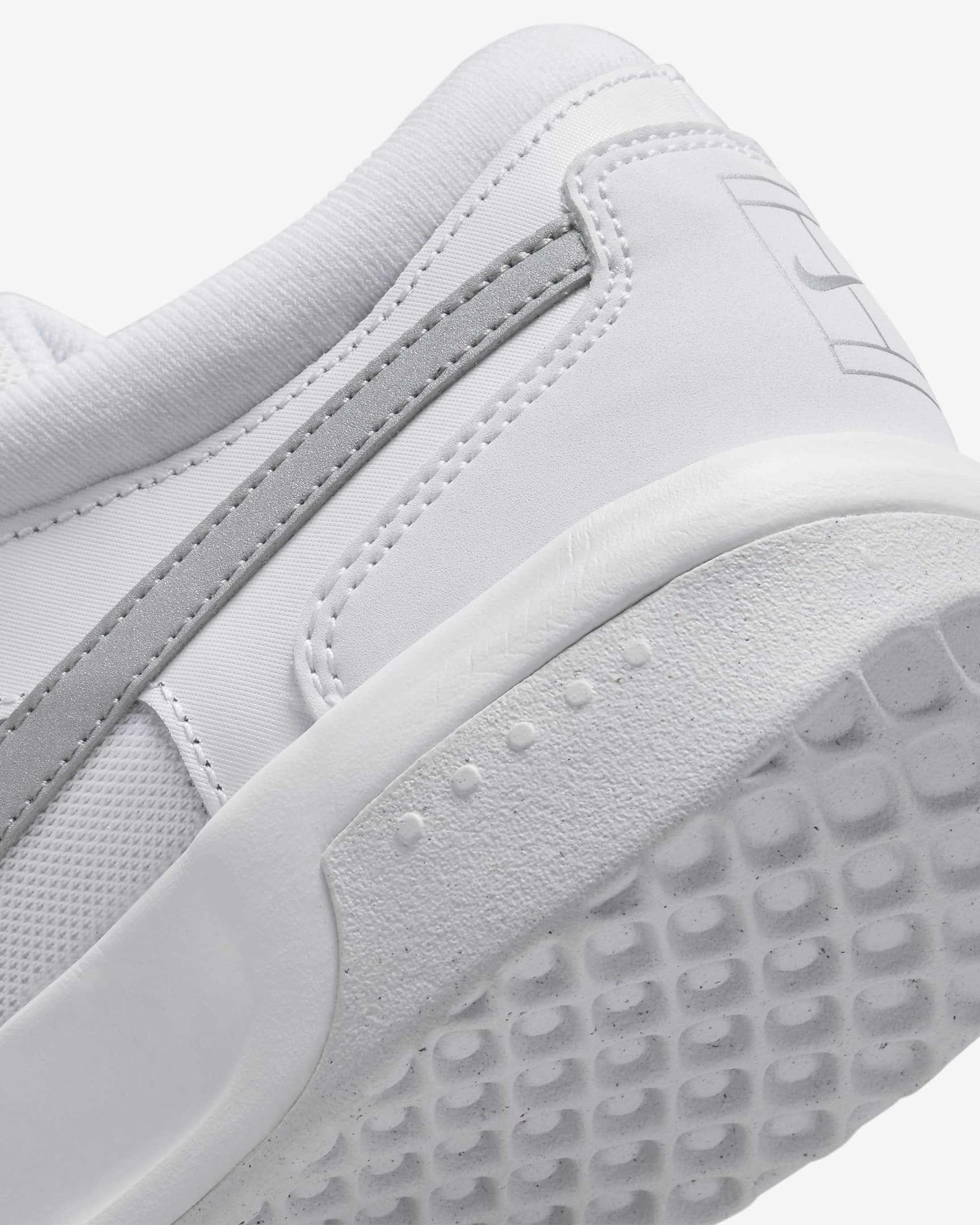 NikeCourt Air Zoom Lite 3 Women's Tennis Shoes - White/Metallic Silver