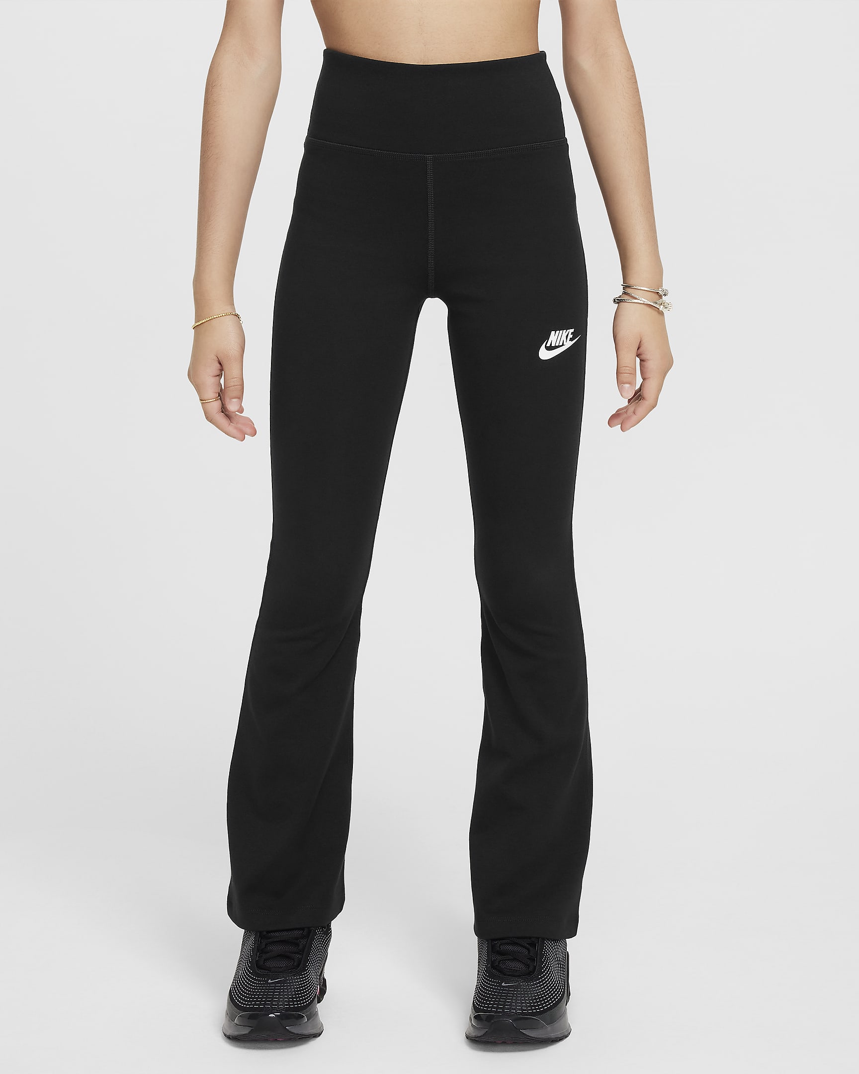 Nike Sportswear Classic legging met hoge taille en wijde pijpen voor meisjes - Zwart/Wit