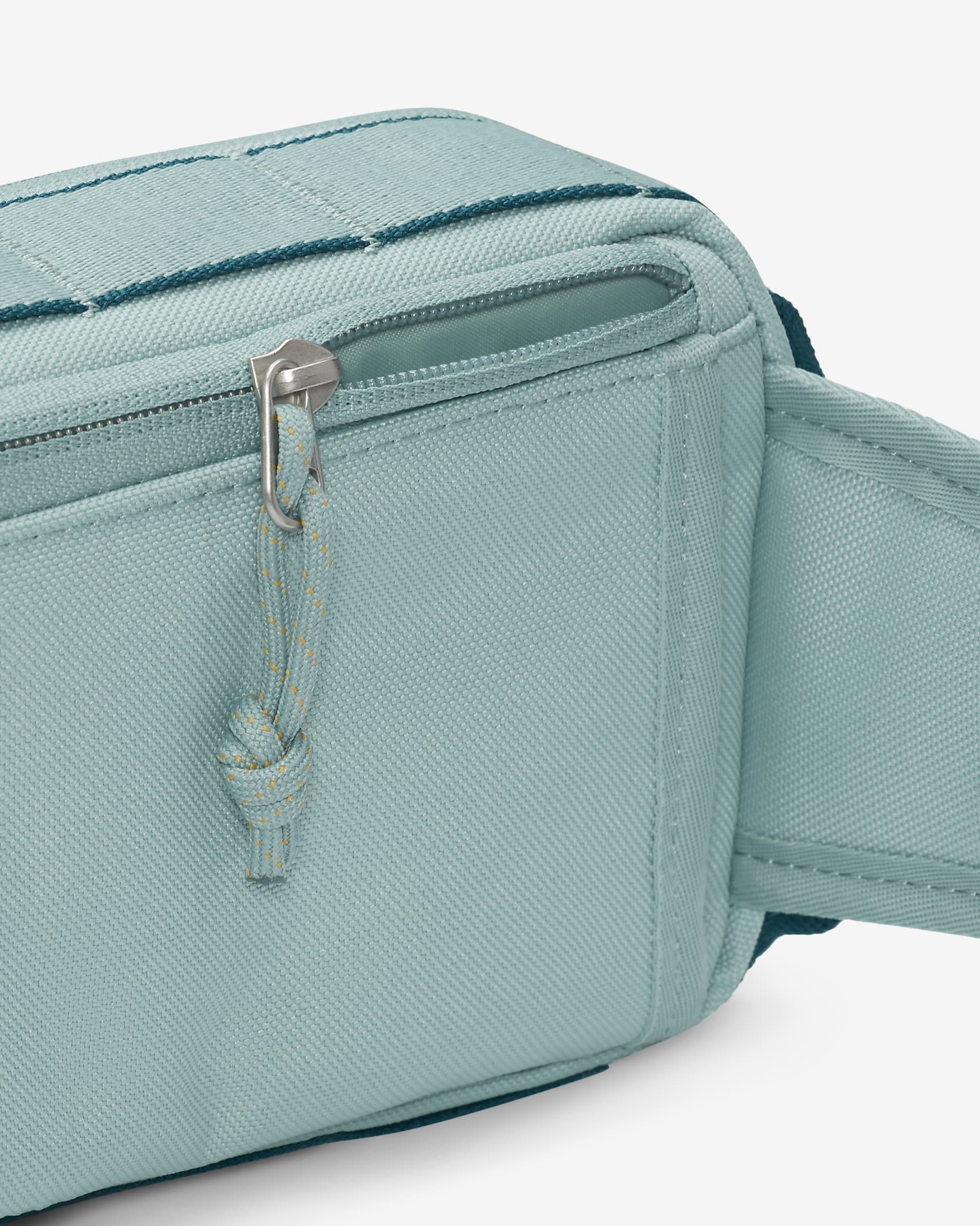 Nike Utility Speed Hip Pack (2L). Nike CZ