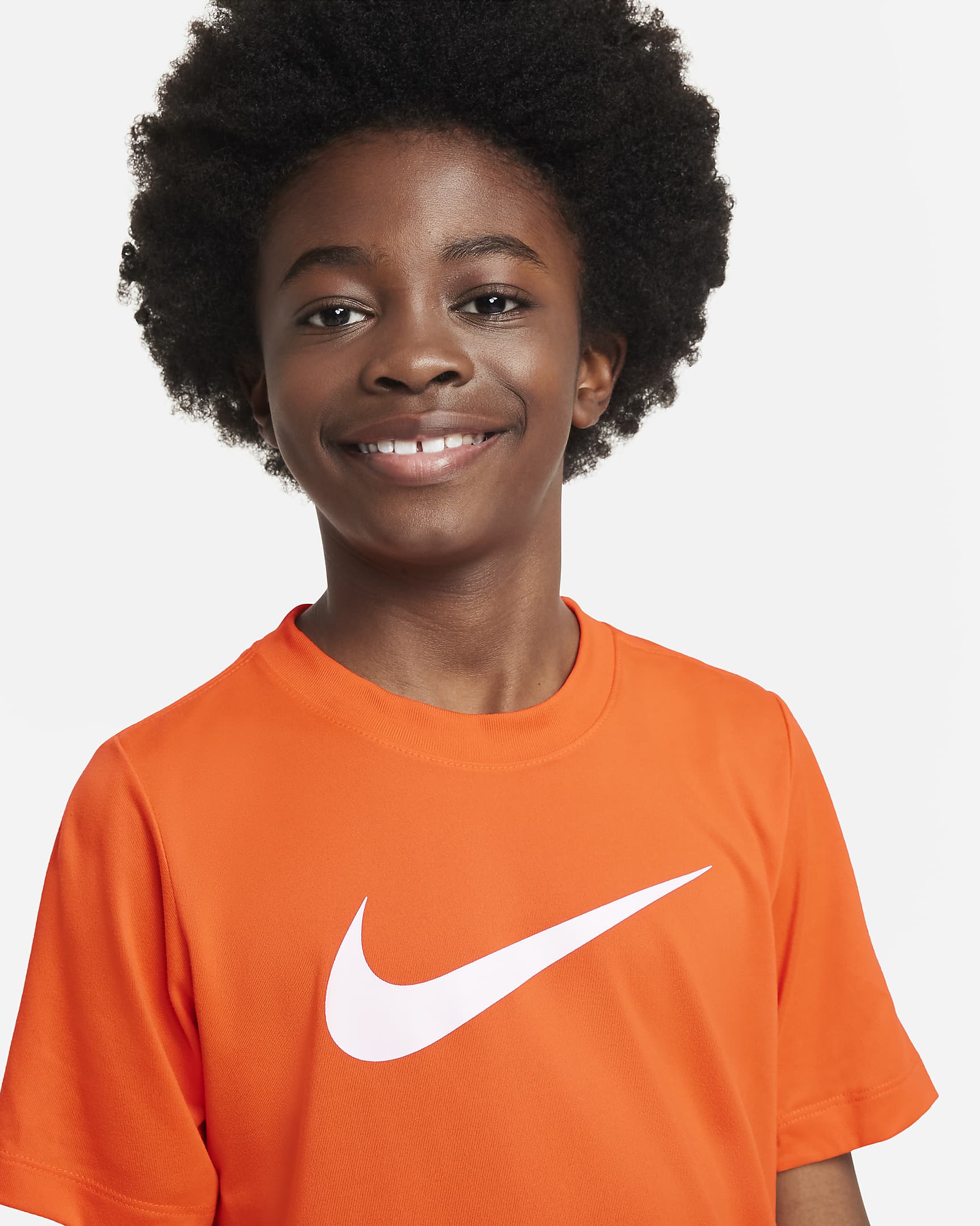 Playera para niño talla grande Nike Dri-FIT Legend. Nike.com