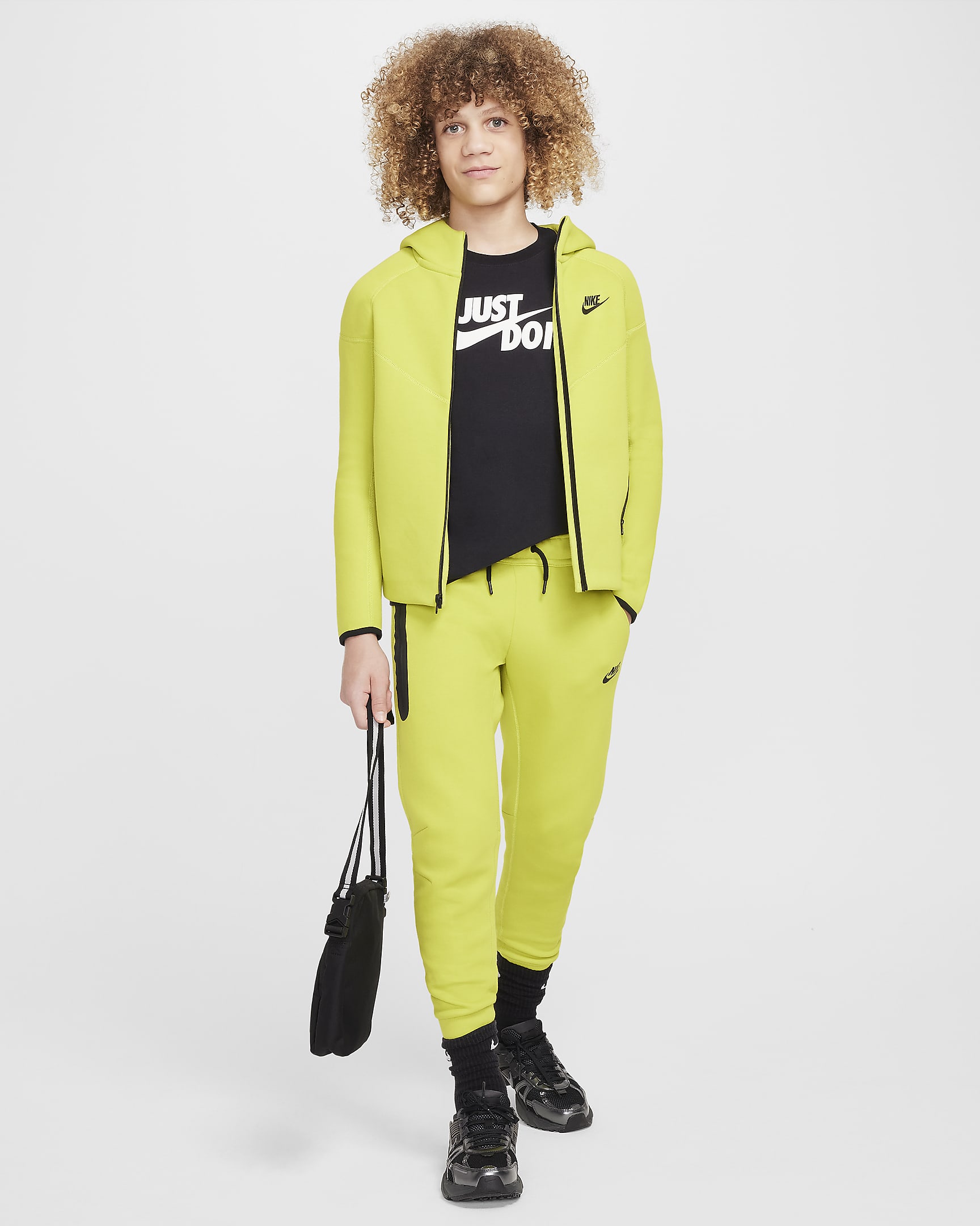 Nike Sportswear Tech Fleece-hættetrøje med lynlås til større børn (drenge) - Bright Cactus/sort/sort