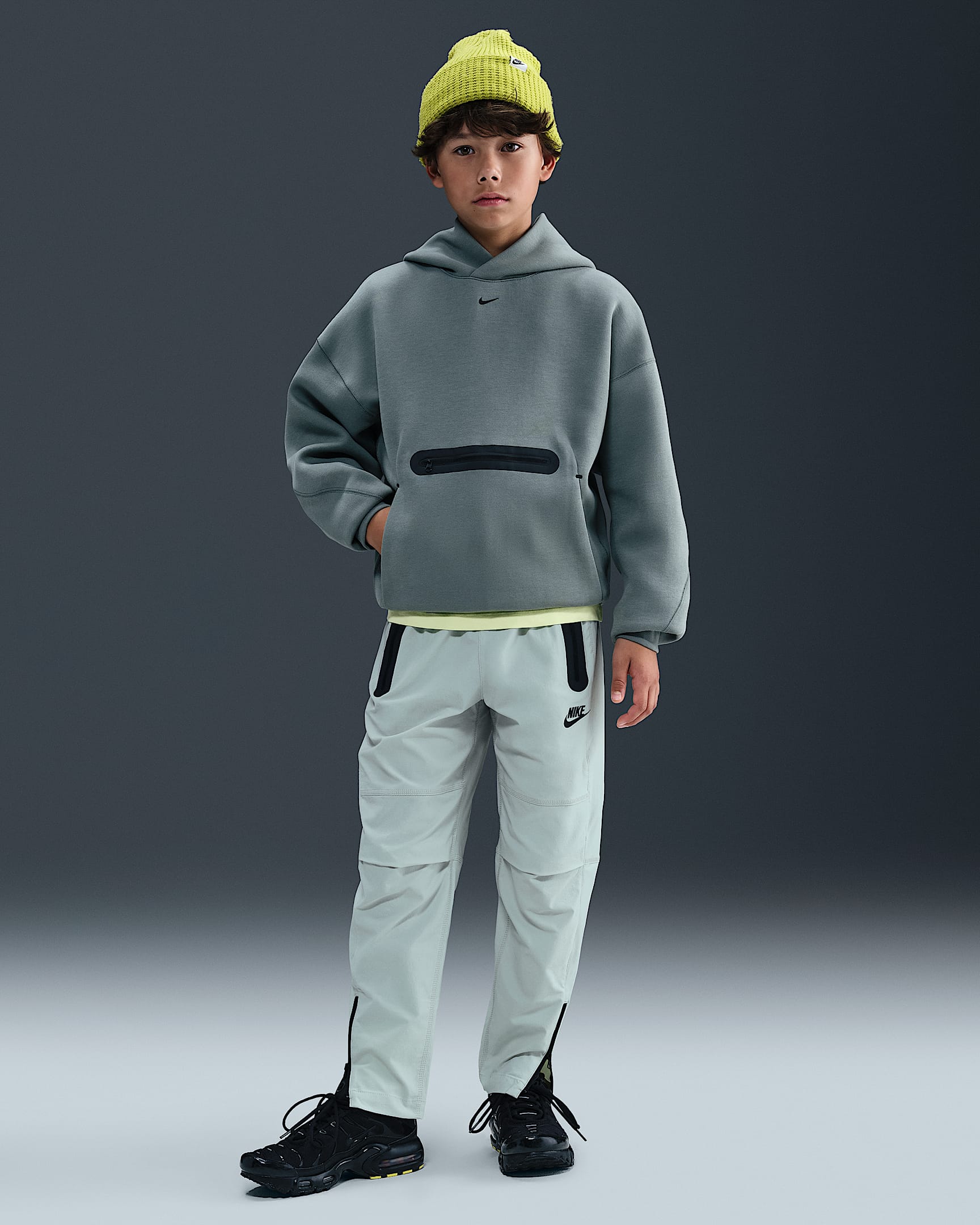 Nike Tech Older Kids' (Boys') Woven Trousers - Light Silver/Black