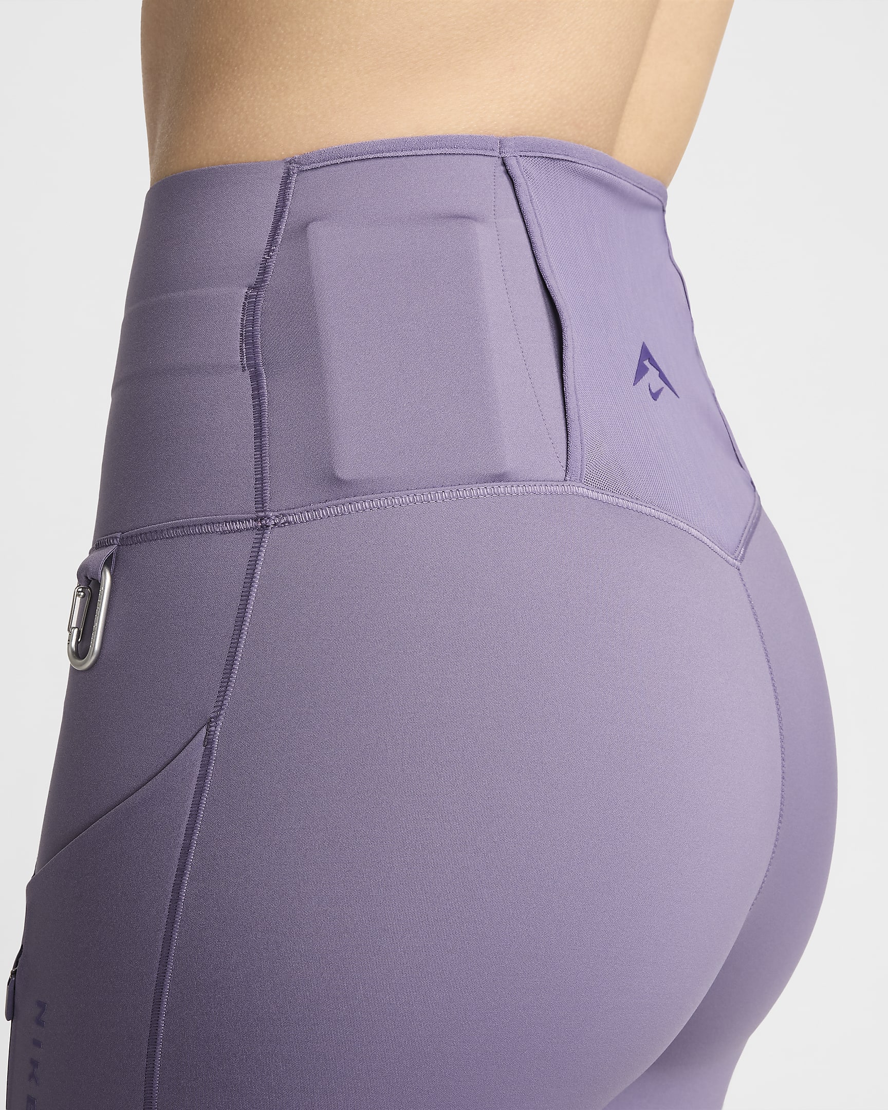 Damskie legginsy 7/8 z wysokim stanem i kieszeniami zapewniające mocne wsparcie Nike Trail Go - Daybreak/Daybreak/Court Purple