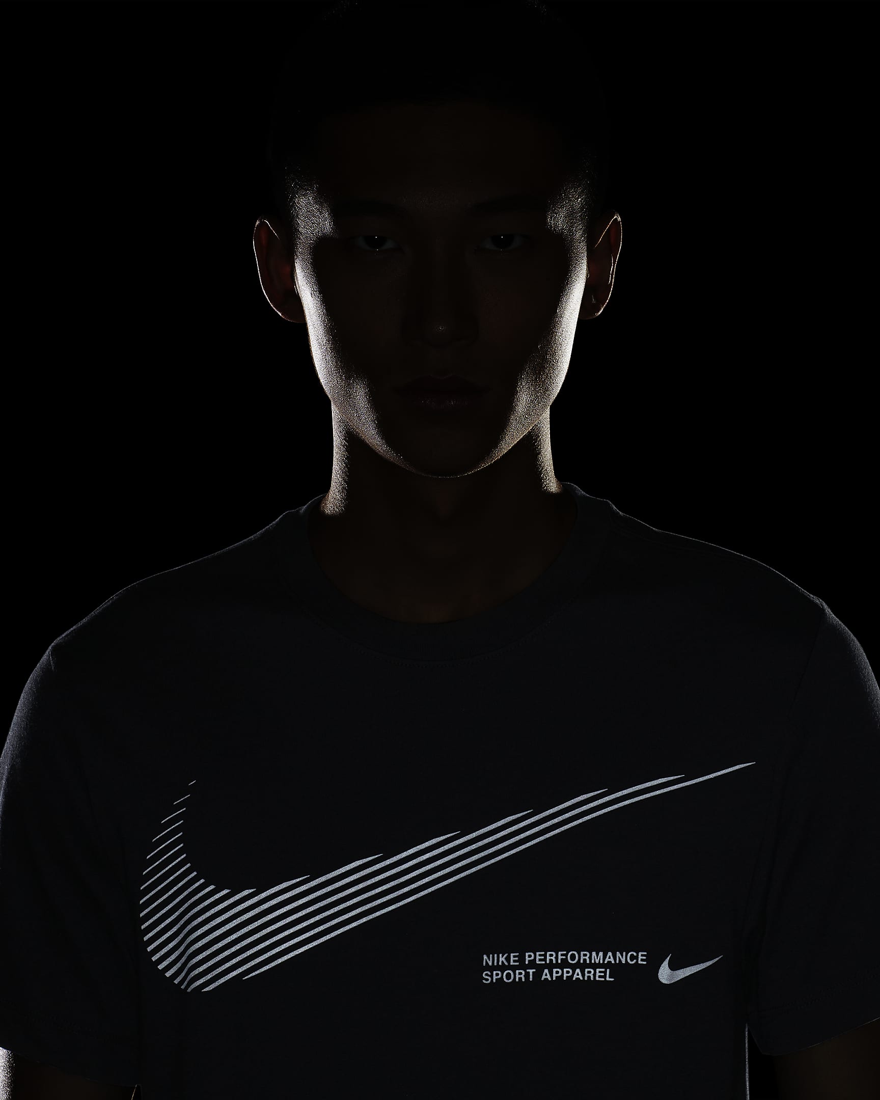 เสื้อยืดฟิตเนสผู้ชาย Dri-FIT Nike - ดำ