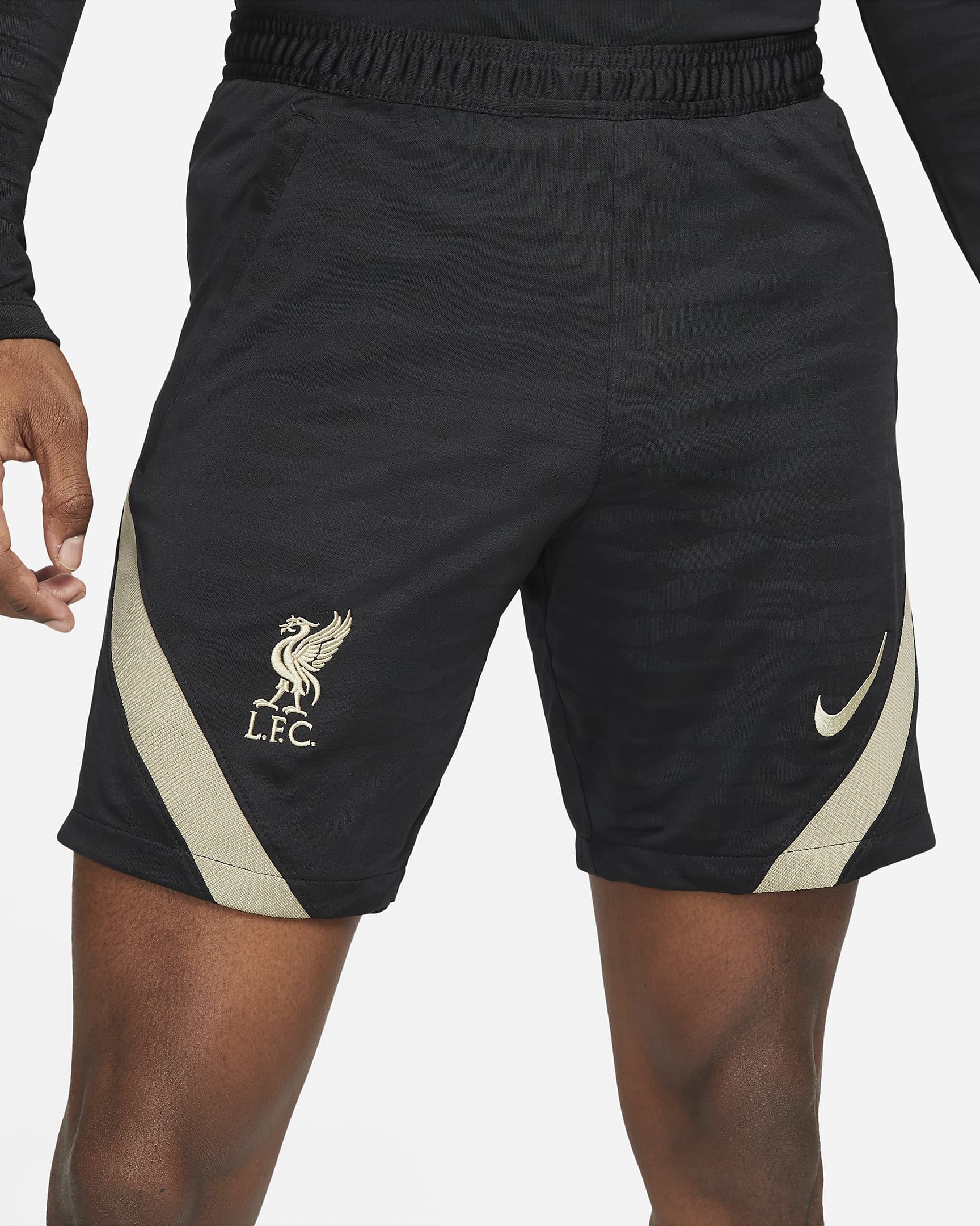 Liverpool FC Strike Men's Soccer Shorts. Nike.com