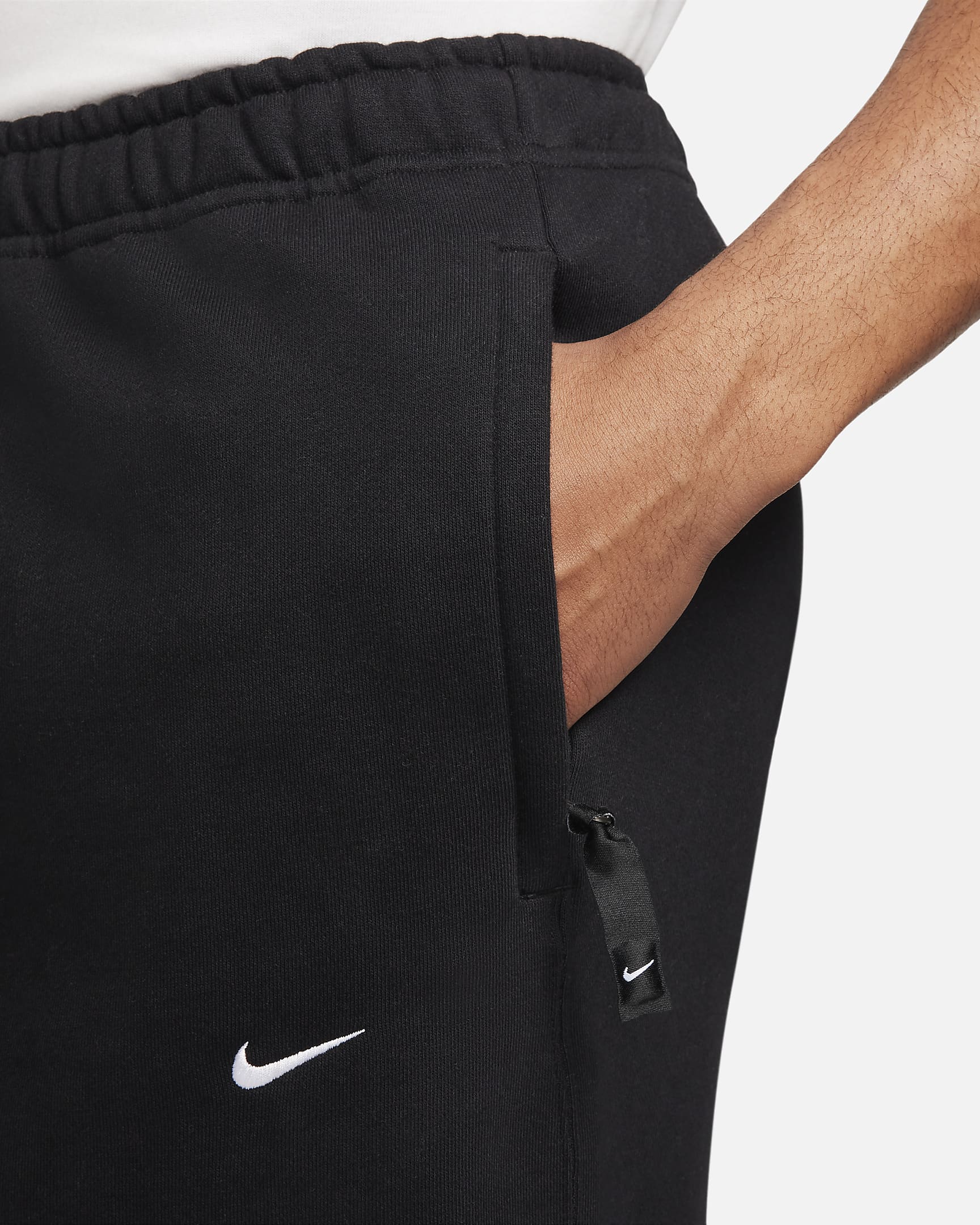 Nike Solo Swoosh Men's Open-Hem Fleece Trousers - Black/White