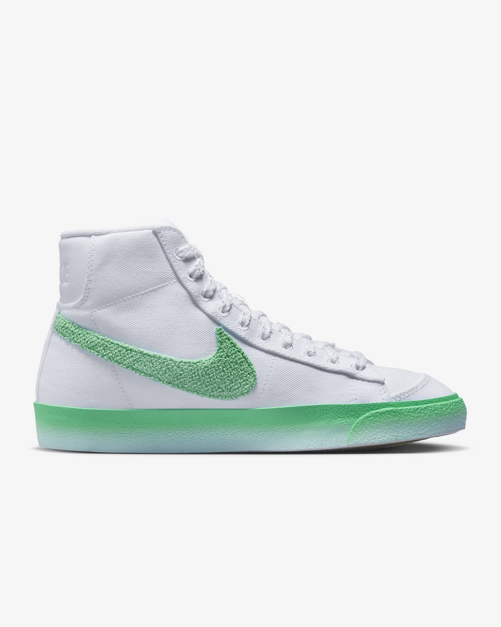 Nike Blazer Mid '77 Women's Shoes. Nike IL