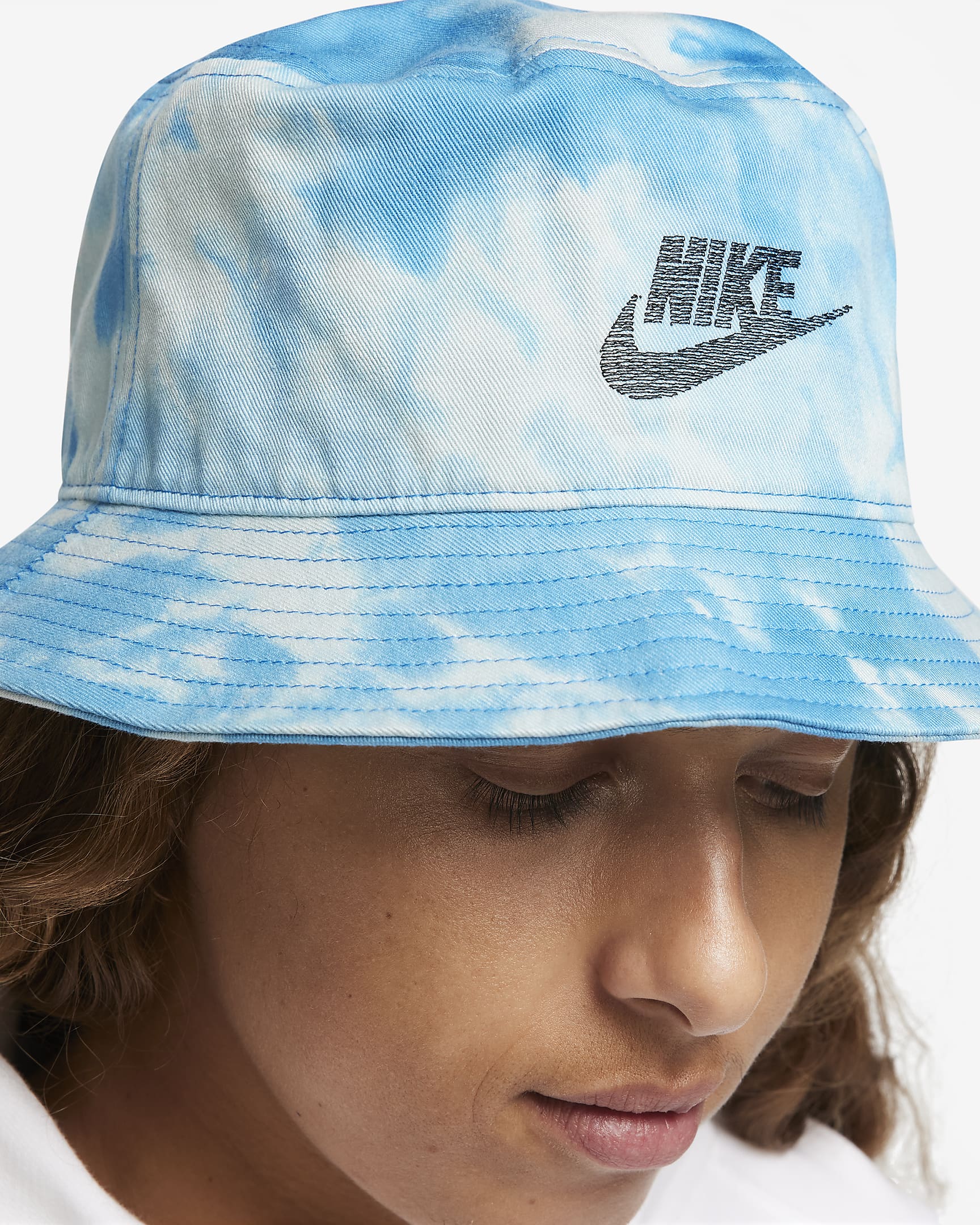 Nike Apex Bucket Hat. Nike UK