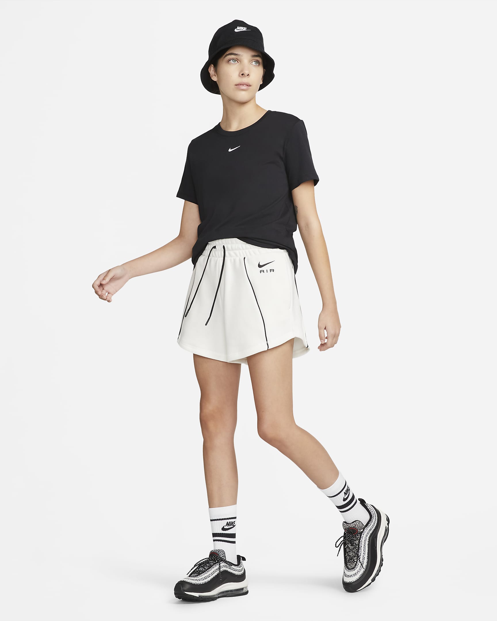 Nike Sportswear Essential T-shirt voor dames - Zwart