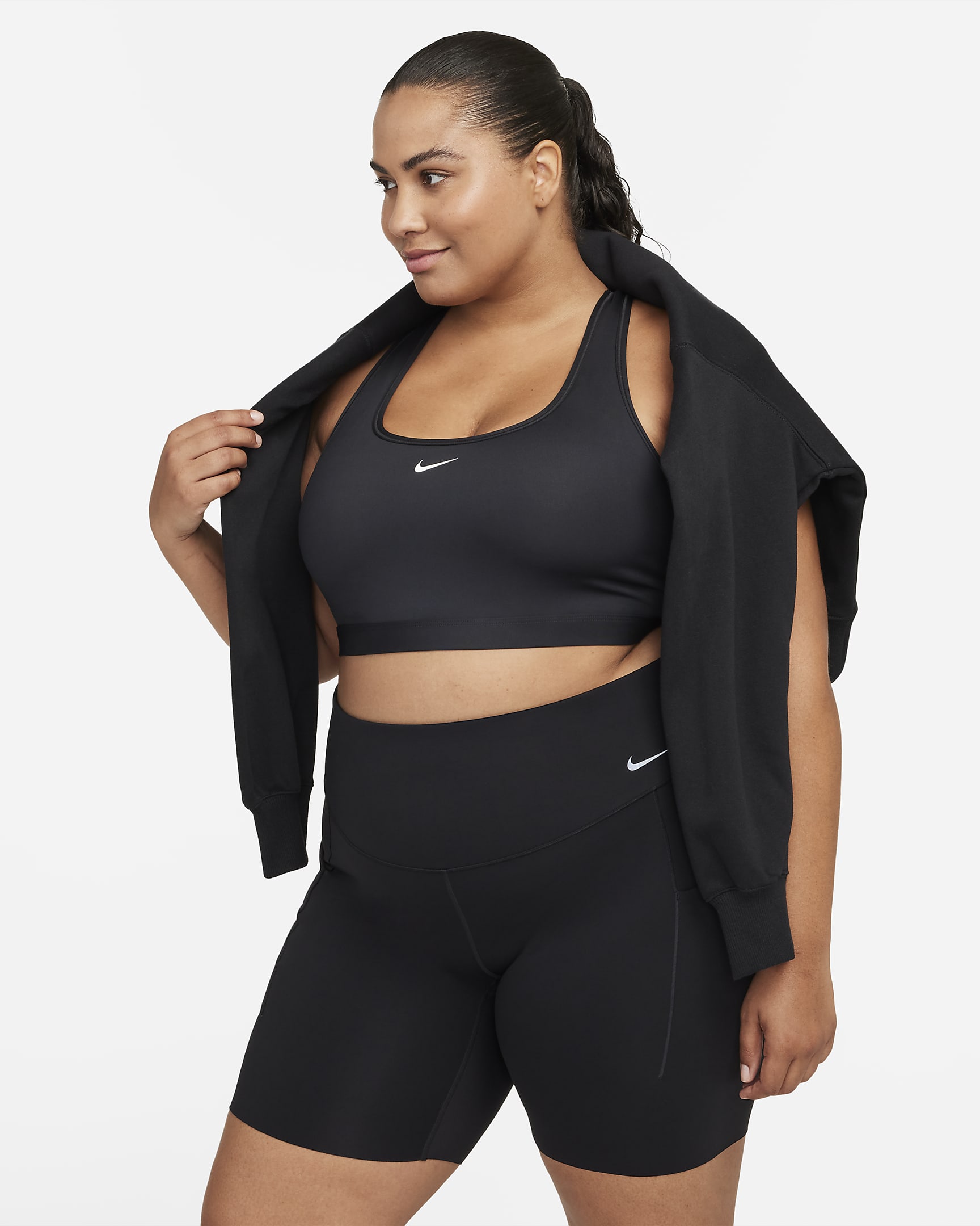 Nike Universa Mallas cortas de 20 cm de talle alto y sujeción media con bolsillos - Mujer (Talla grande) - Negro/Negro