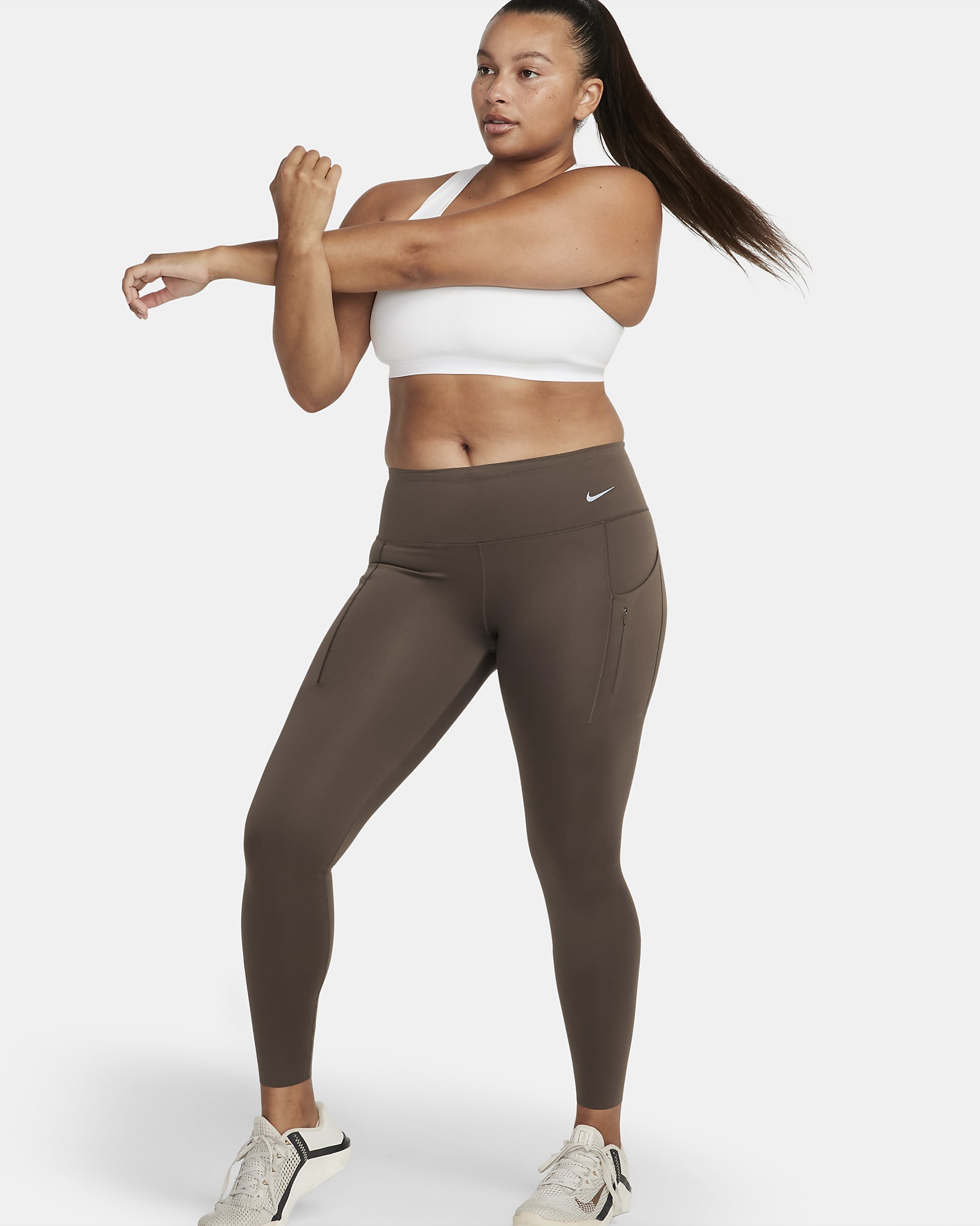 Legging taille mi-haute à maintien supérieur et coupe longue avec poches Nike Go pour femme - Baroque Brown/Noir