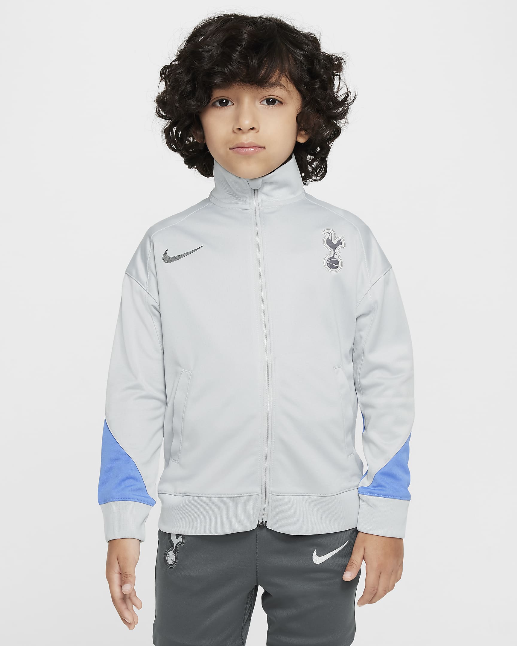 Pleteninová fotbalová sportovní souprava Tottenham Hotspur Strike Nike Dri-FIT pro malé děti - Grey Fog/Polar/Dark Grey/Dark Grey